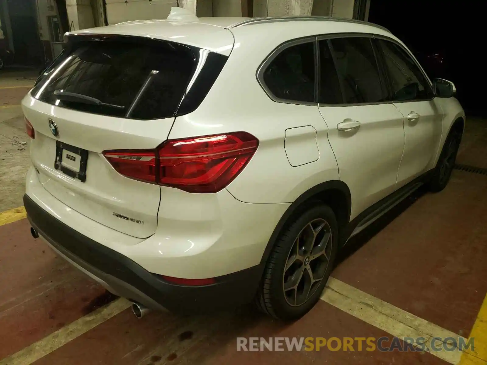 4 Фотография поврежденного автомобиля WBXHT3C57K5L35705 BMW X1 2019