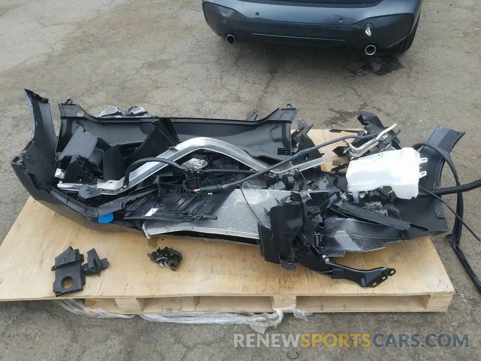 9 Photograph of a damaged car WBXHT3C58K3H34640 BMW X1 2019