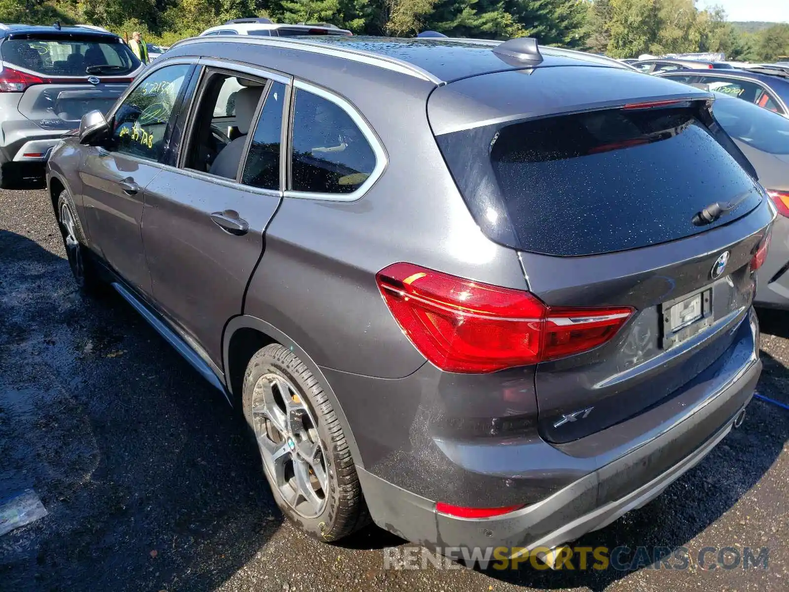 3 Photograph of a damaged car WBXHT3C58K5L35762 BMW X1 2019