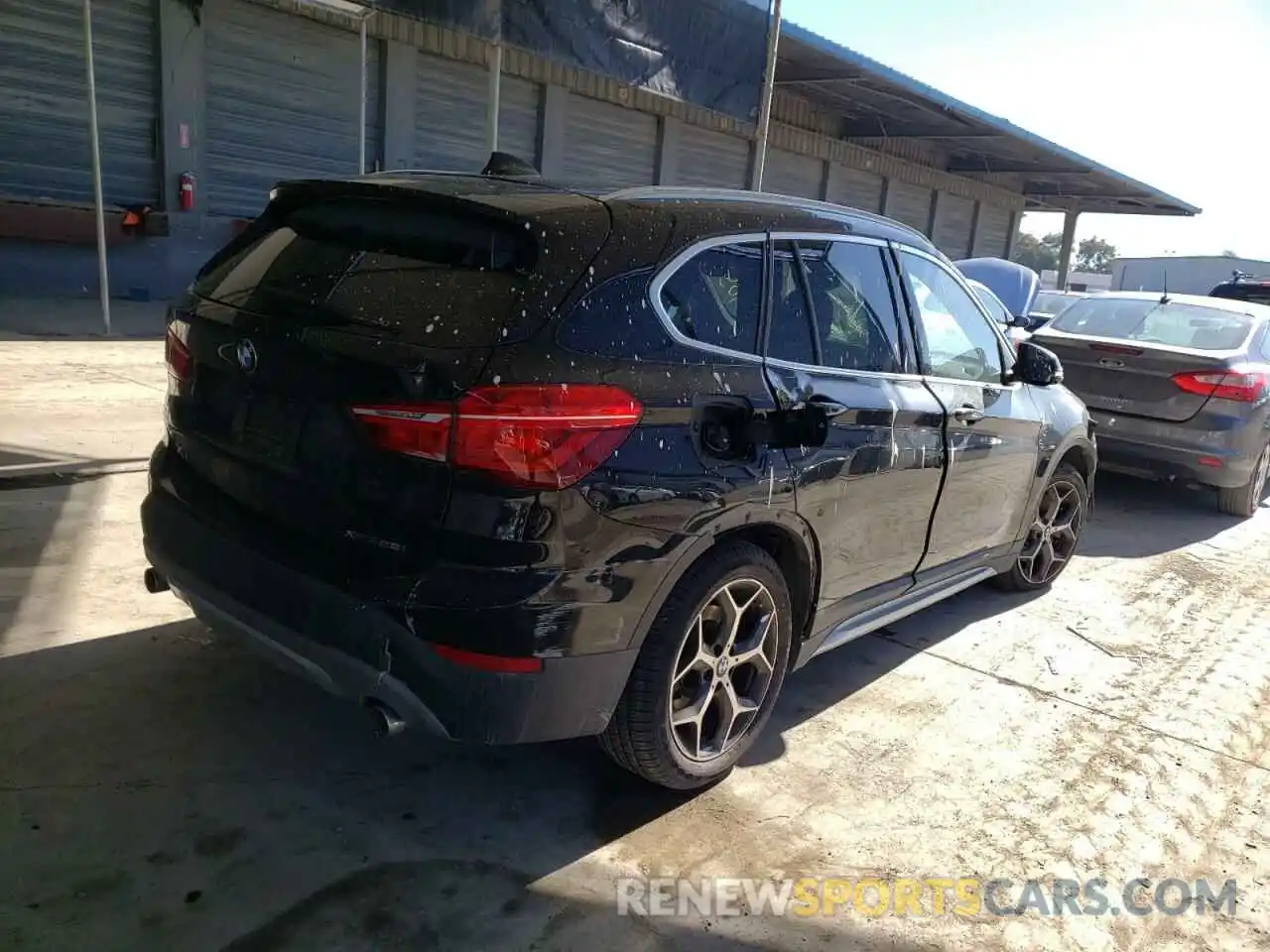 4 Фотография поврежденного автомобиля WBXHT3C58K5L36300 BMW X1 2019