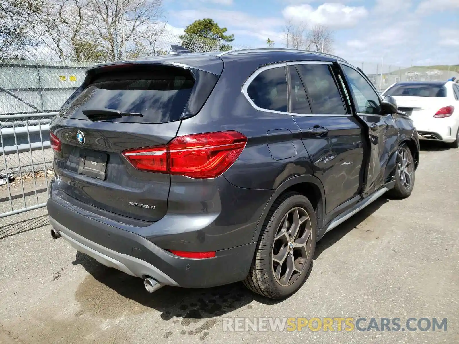 4 Фотография поврежденного автомобиля WBXHT3C58K5N02637 BMW X1 2019