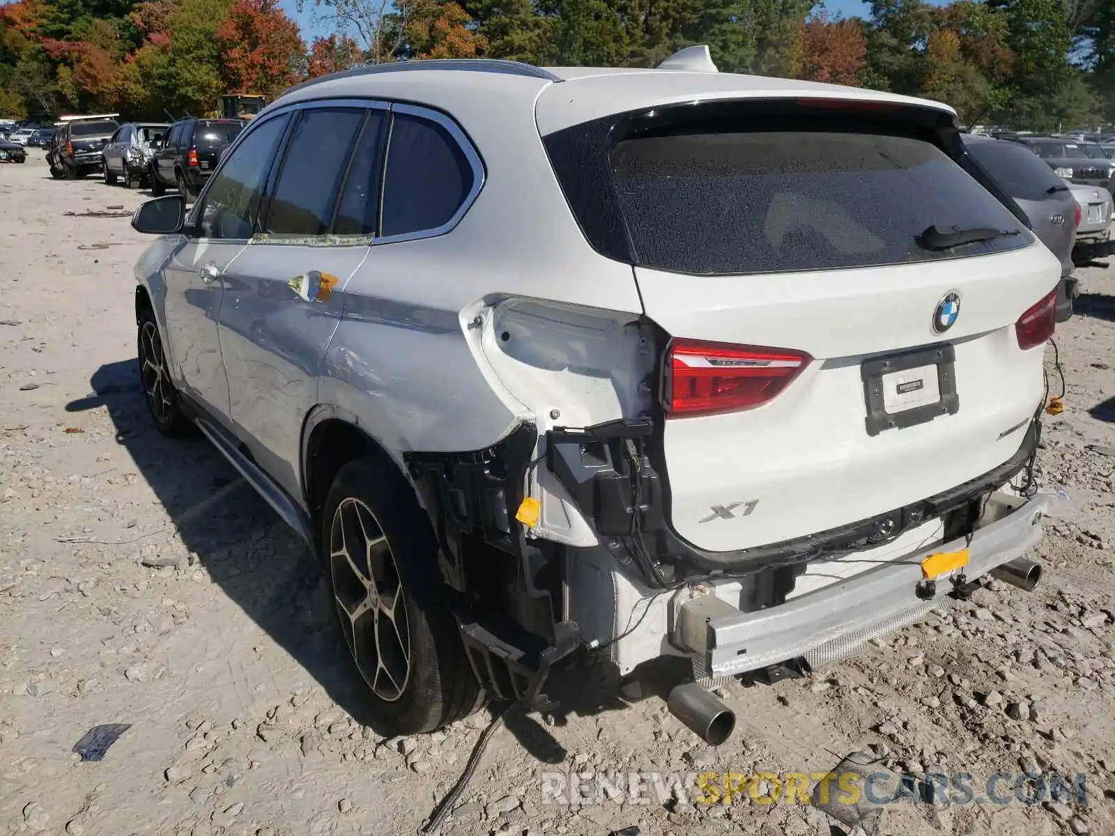 3 Фотография поврежденного автомобиля WBXHT3C59K5L37553 BMW X1 2019