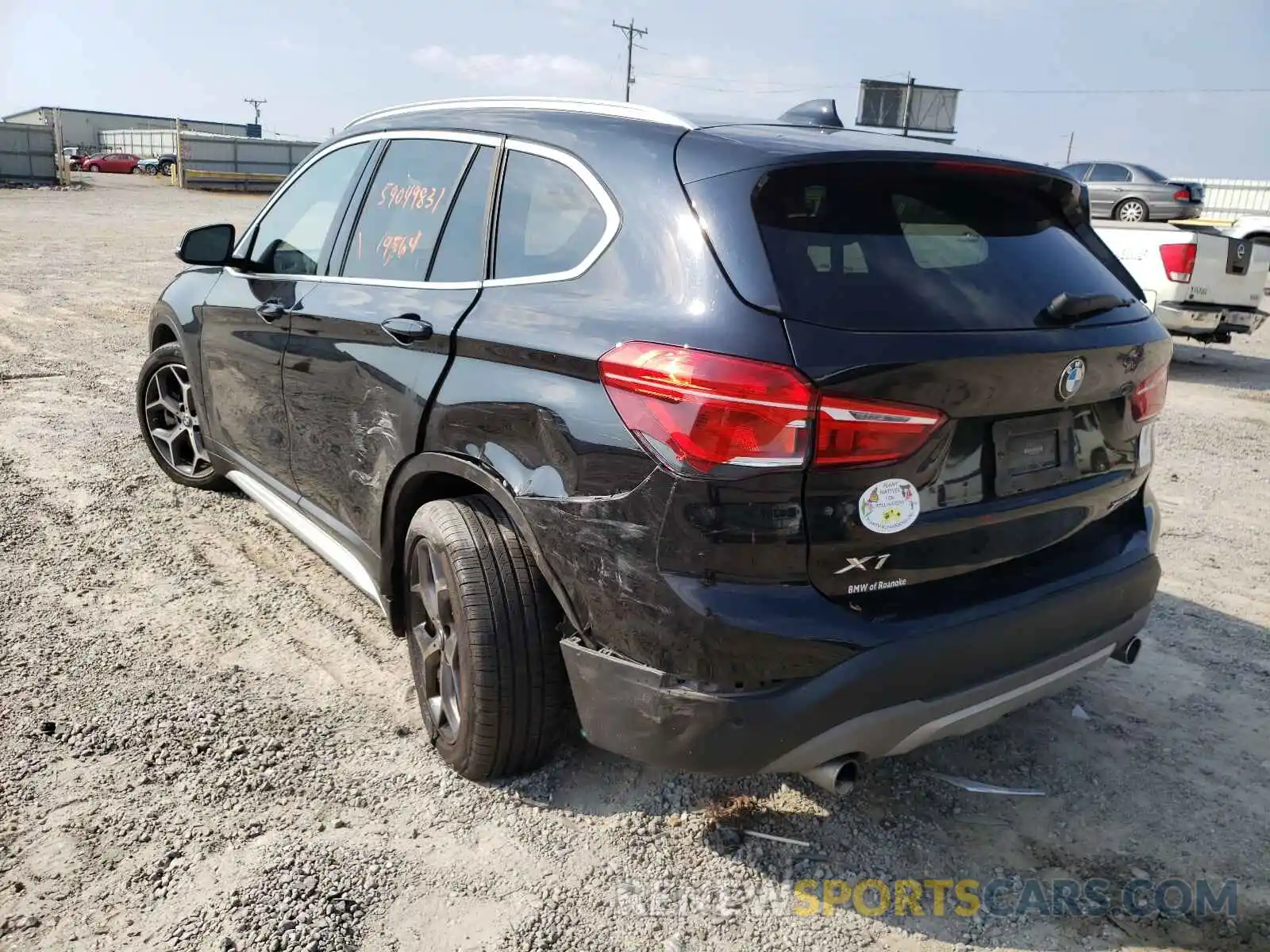 3 Фотография поврежденного автомобиля WBXHT3C5XK3H36132 BMW X1 2019