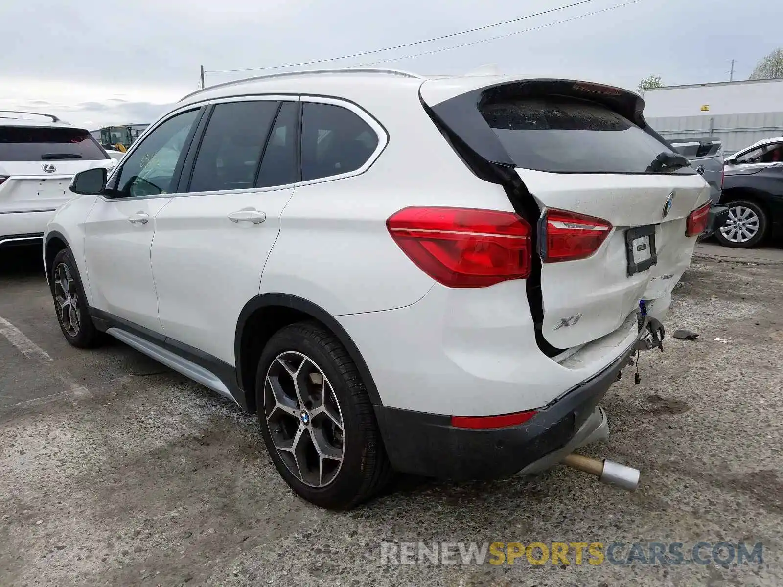 3 Фотография поврежденного автомобиля WBXHT3C5XK5L35245 BMW X1 2019