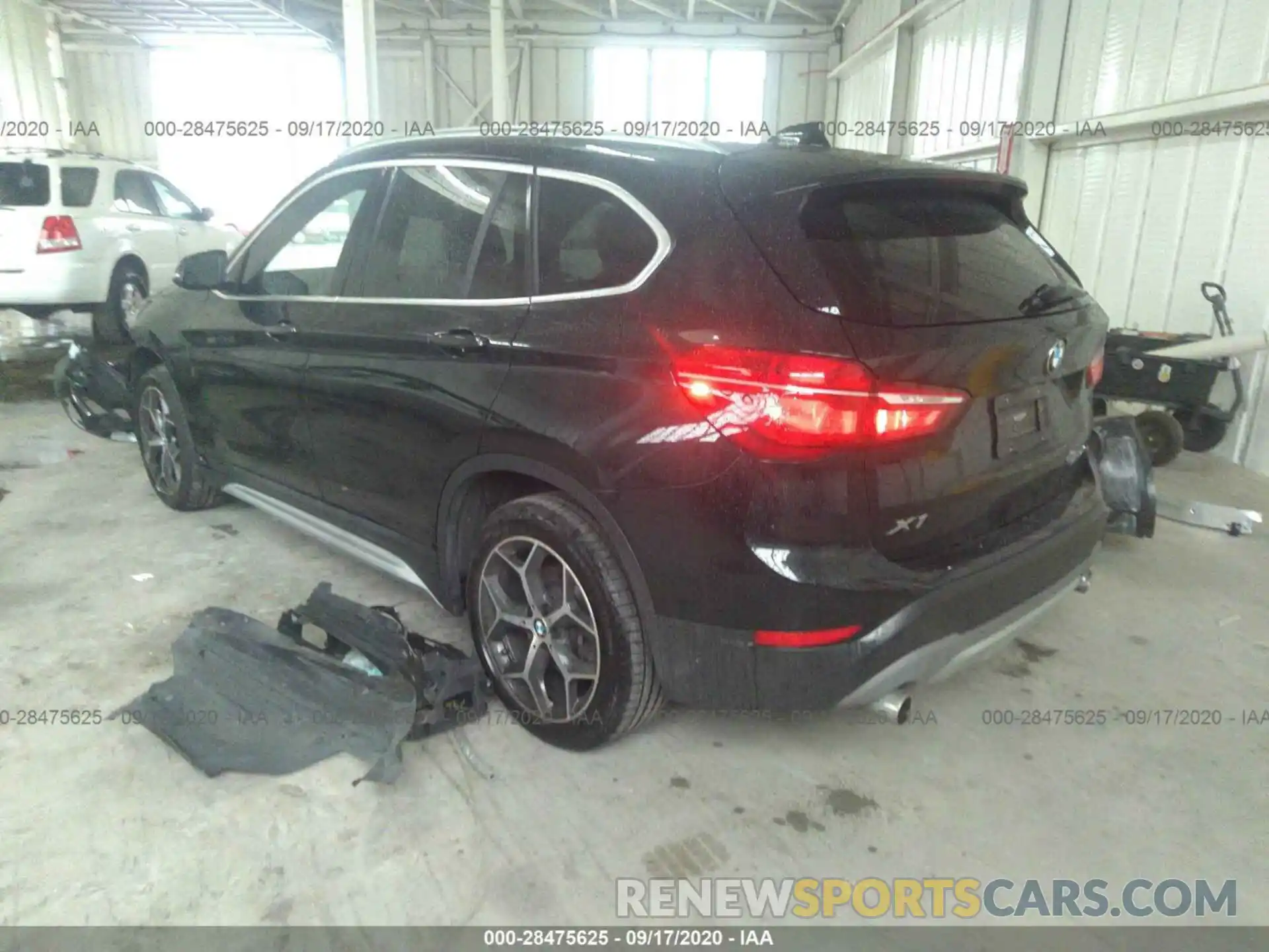 3 Фотография поврежденного автомобиля WBXHT3C5XK5L37321 BMW X1 2019