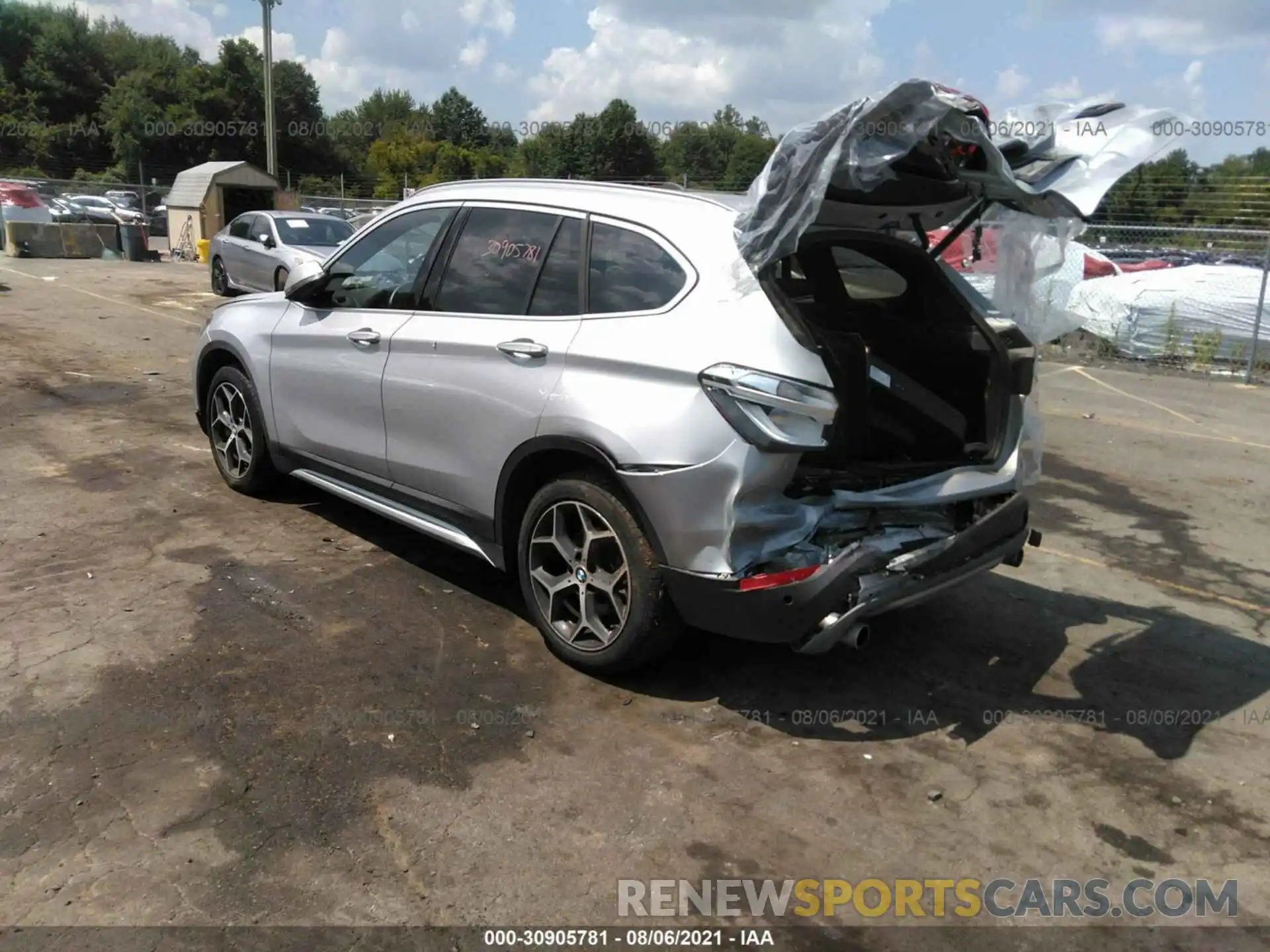 3 Photograph of a damaged car WBXHT3C5XK5L38100 BMW X1 2019