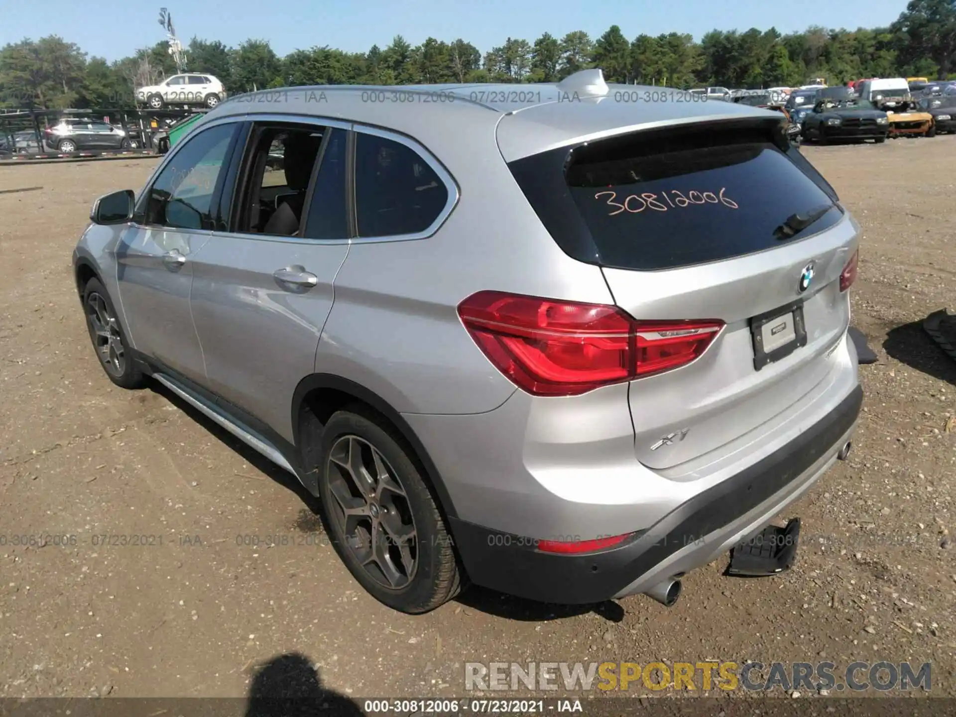 3 Photograph of a damaged car WBXHT3C5XK5L89306 BMW X1 2019