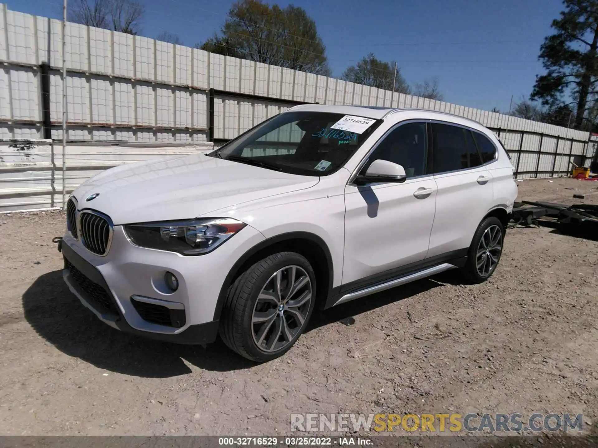 2 Фотография поврежденного автомобиля WBXHU7C50K5L10133 BMW X1 2019