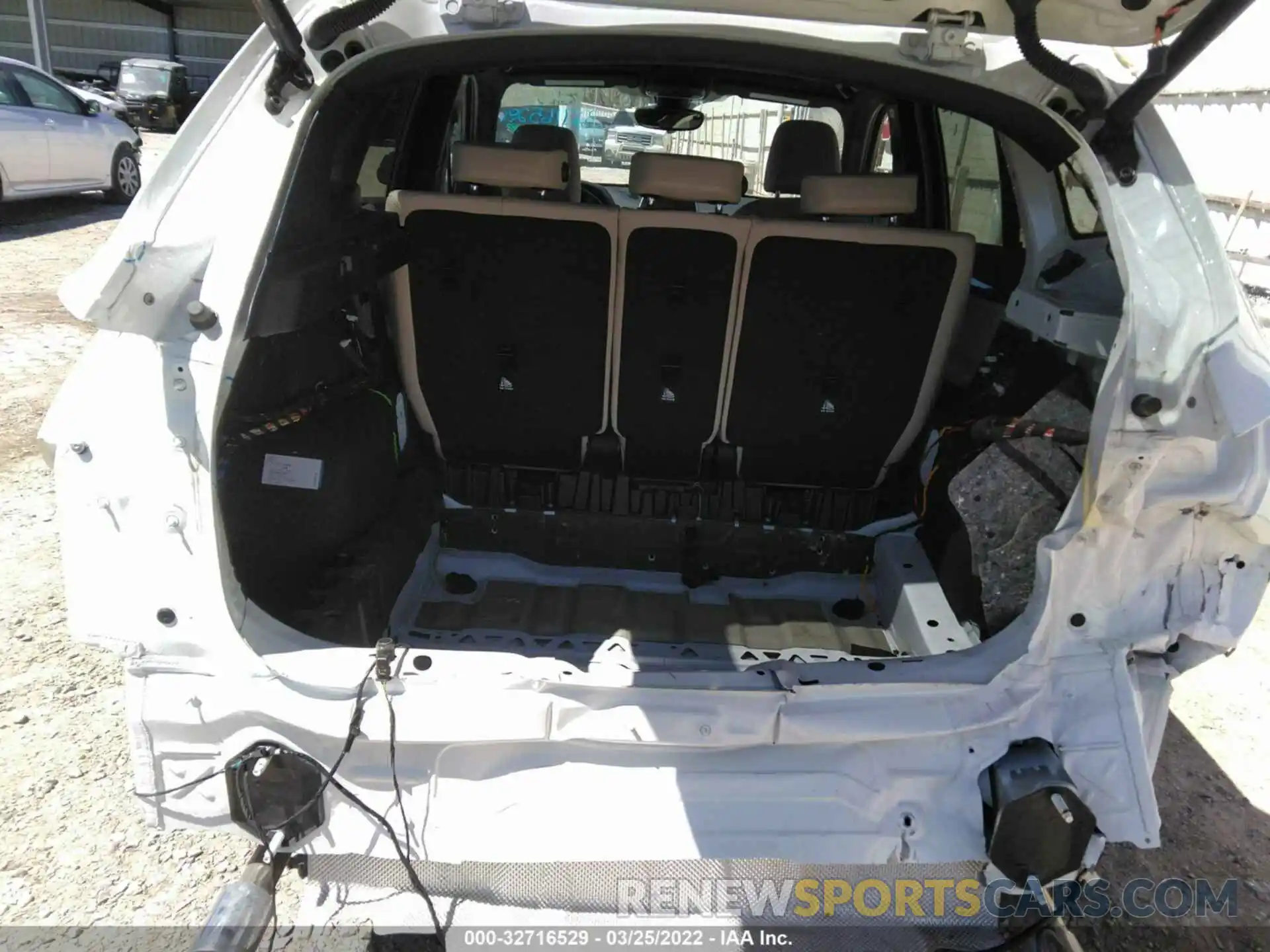 8 Photograph of a damaged car WBXHU7C50K5L10133 BMW X1 2019