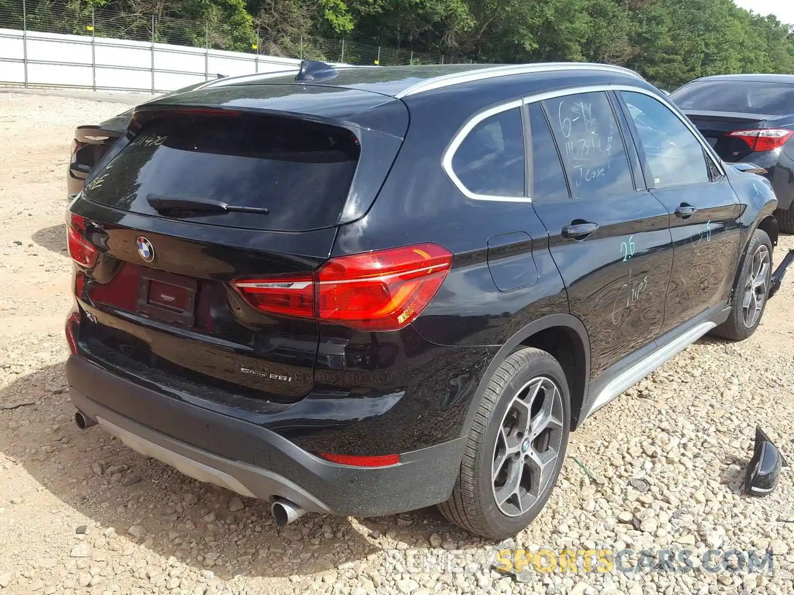 4 Фотография поврежденного автомобиля WBXHU7C51K5L11470 BMW X1 2019