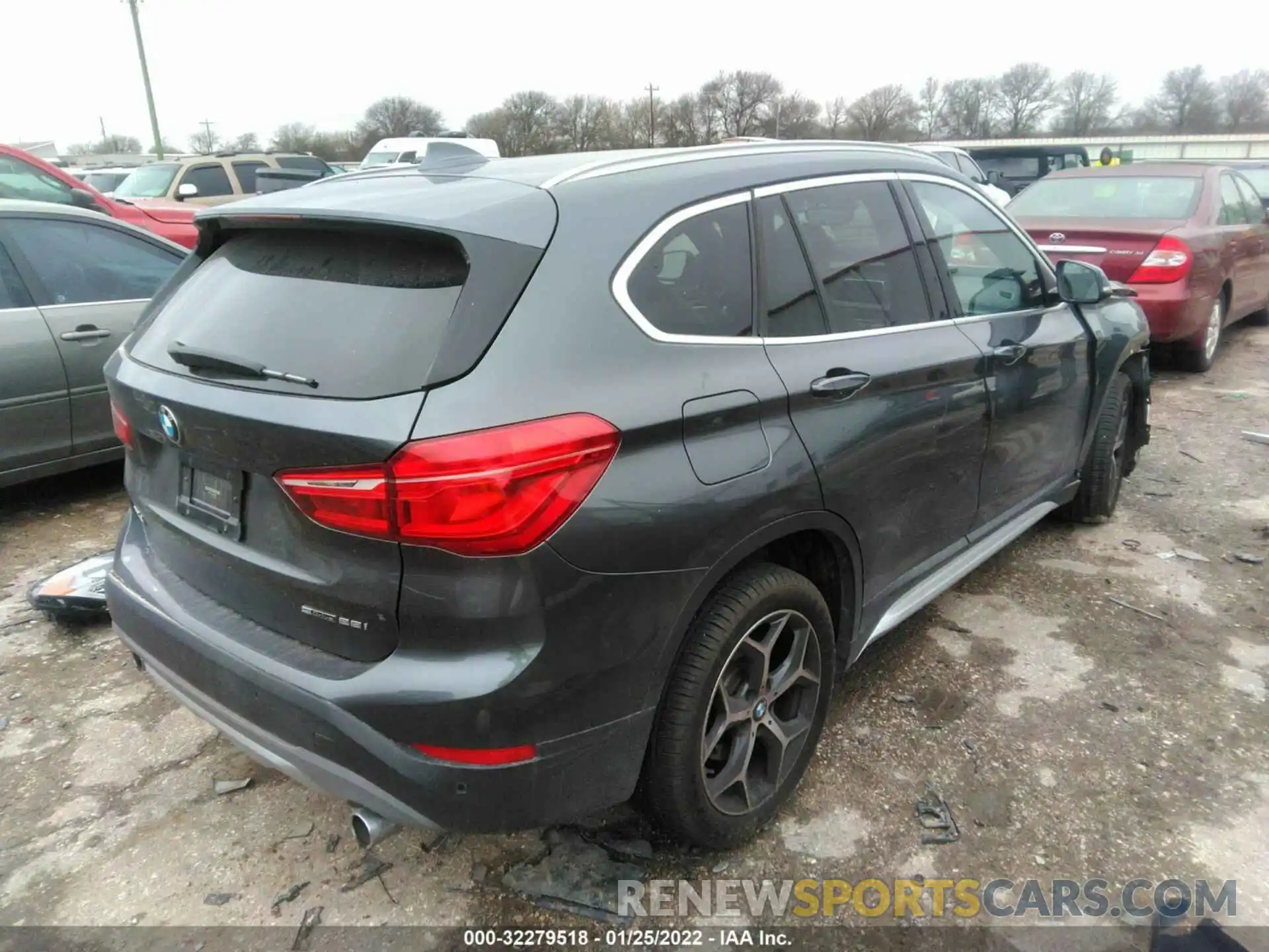 4 Фотография поврежденного автомобиля WBXHU7C52K3H44262 BMW X1 2019