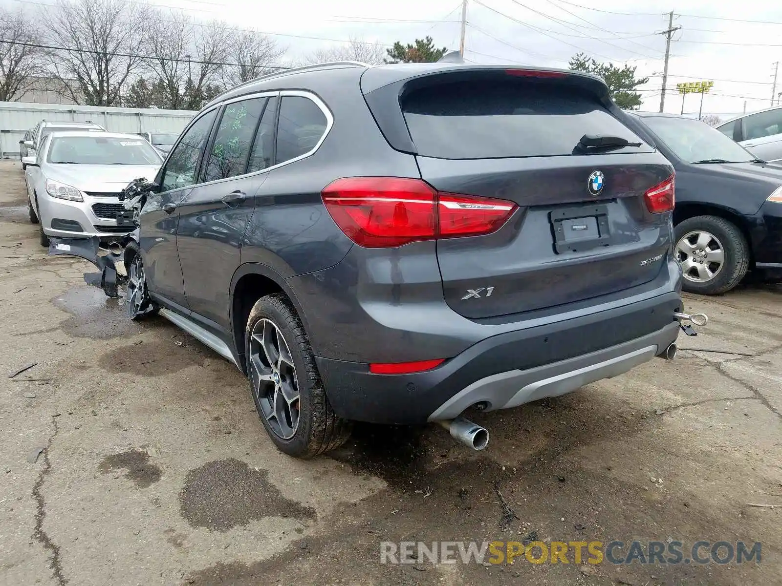 3 Photograph of a damaged car WBXHU7C53K5L11423 BMW X1 2019