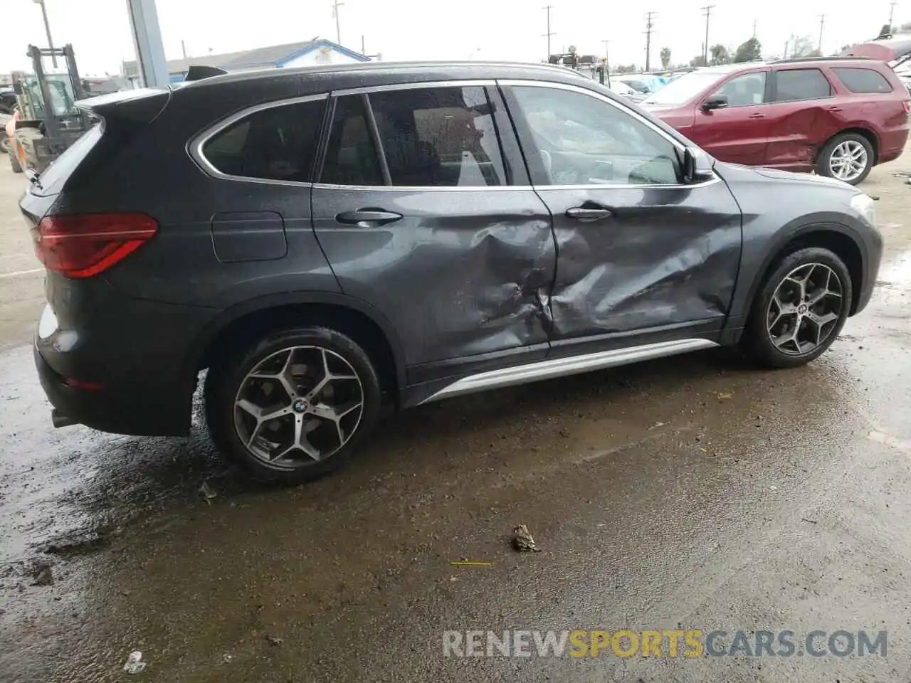 3 Photograph of a damaged car WBXHU7C54K3H44490 BMW X1 2019