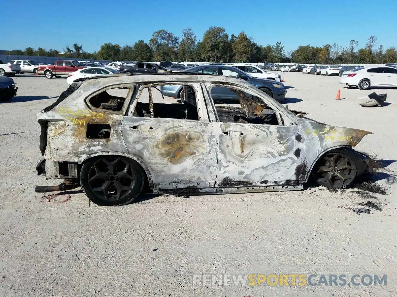 9 Photograph of a damaged car WBXHU7C54K3H44649 BMW X1 2019