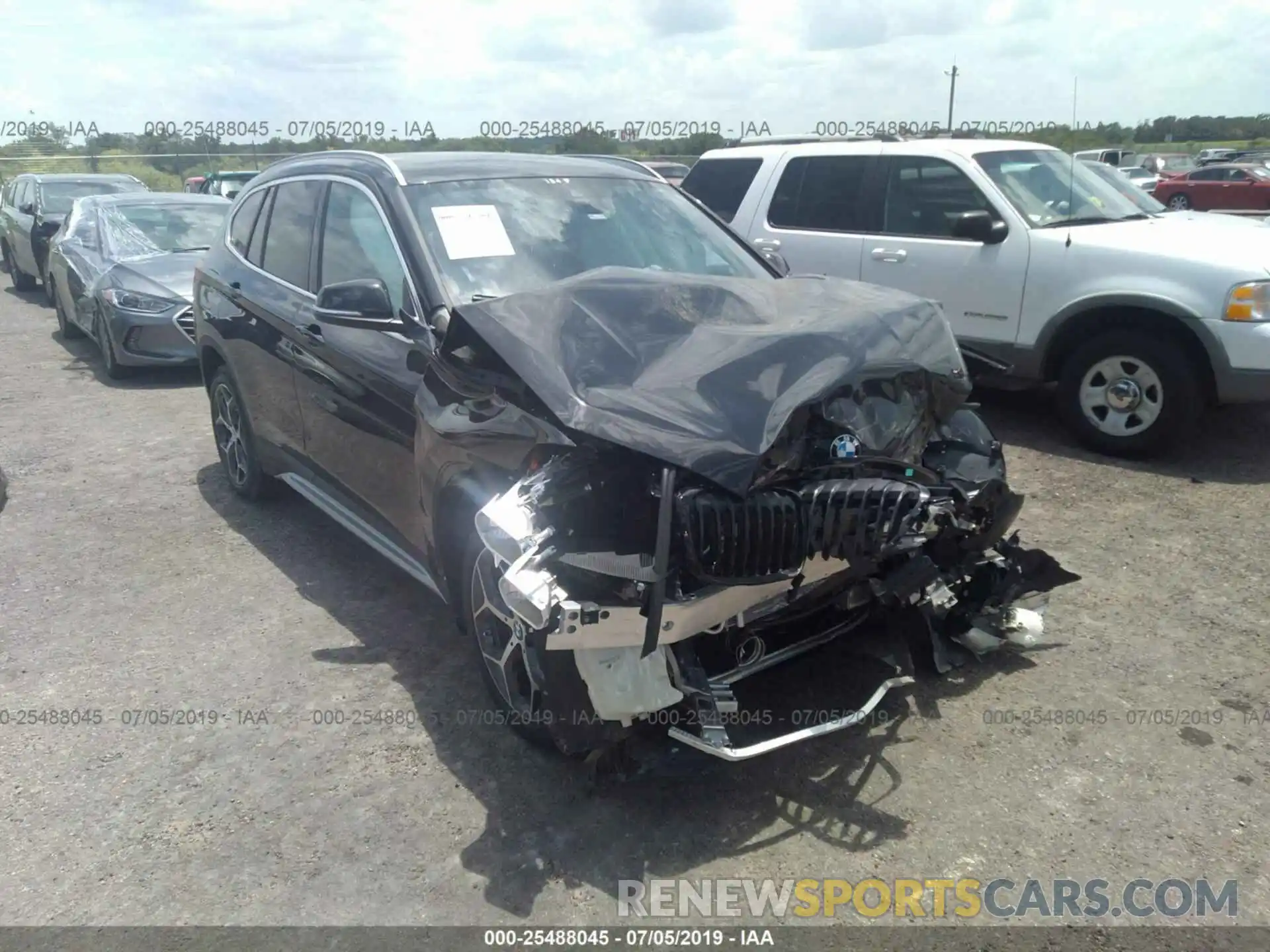 1 Фотография поврежденного автомобиля WBXHU7C56K3H44507 BMW X1 2019