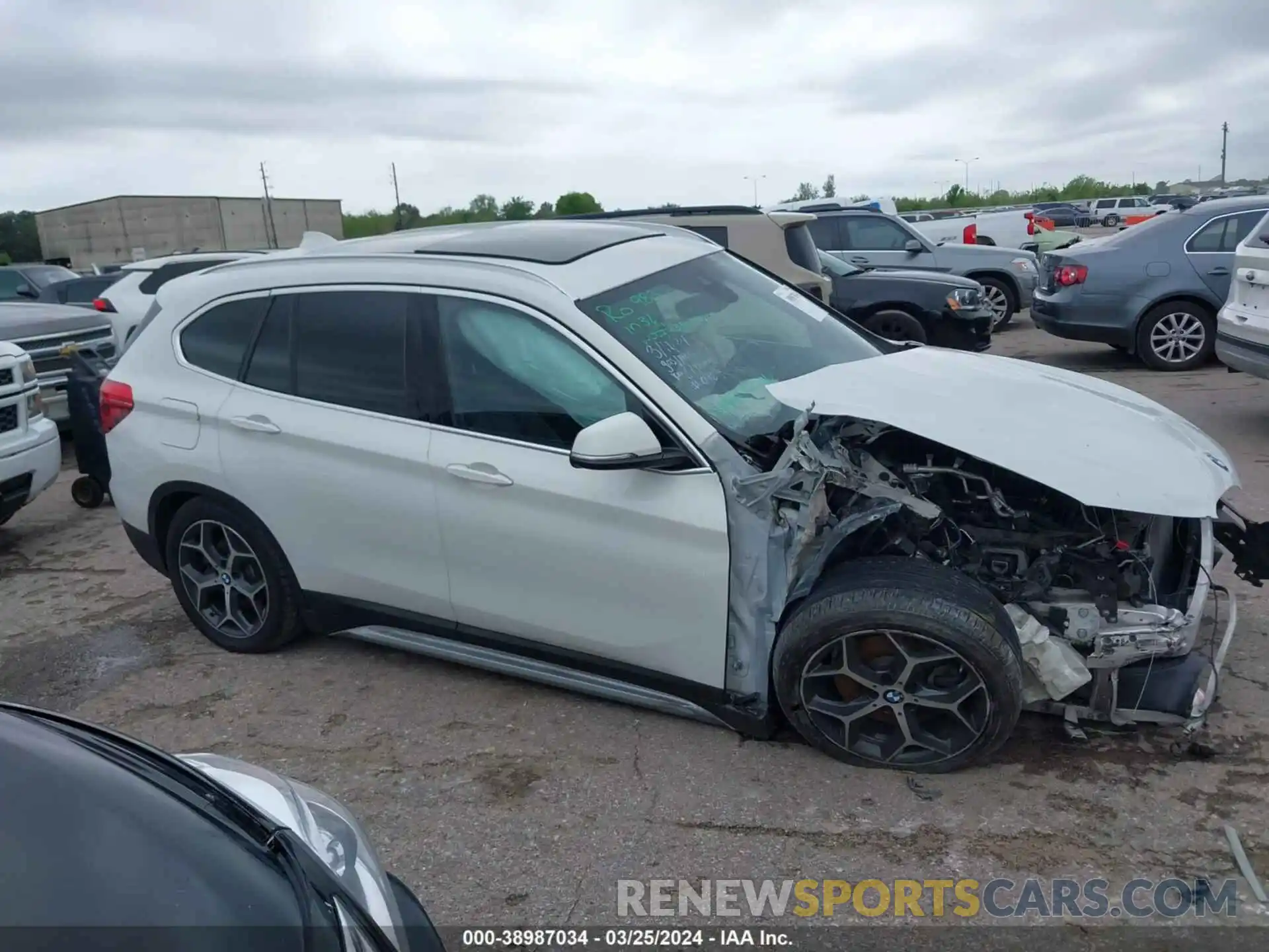 13 Фотография поврежденного автомобиля WBXHU7C57K5L10789 BMW X1 2019