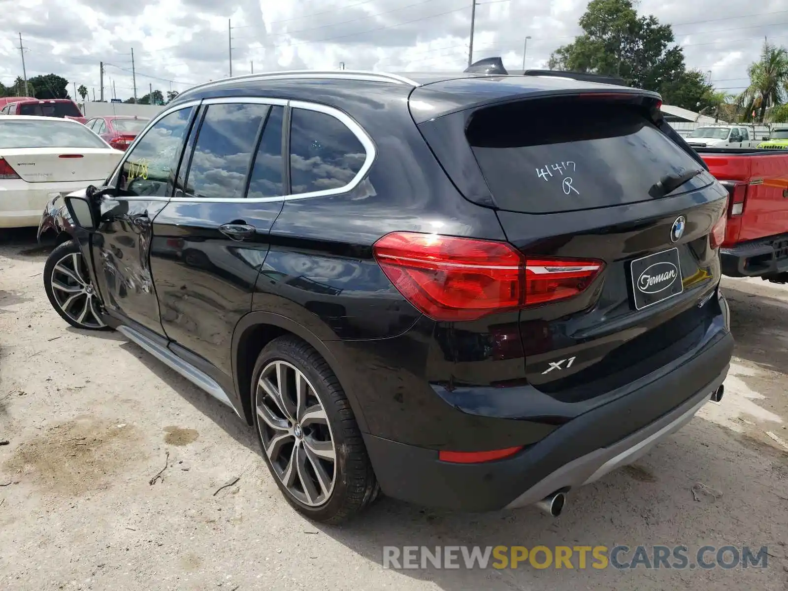 3 Photograph of a damaged car WBXHU7C59K5N25669 BMW X1 2019