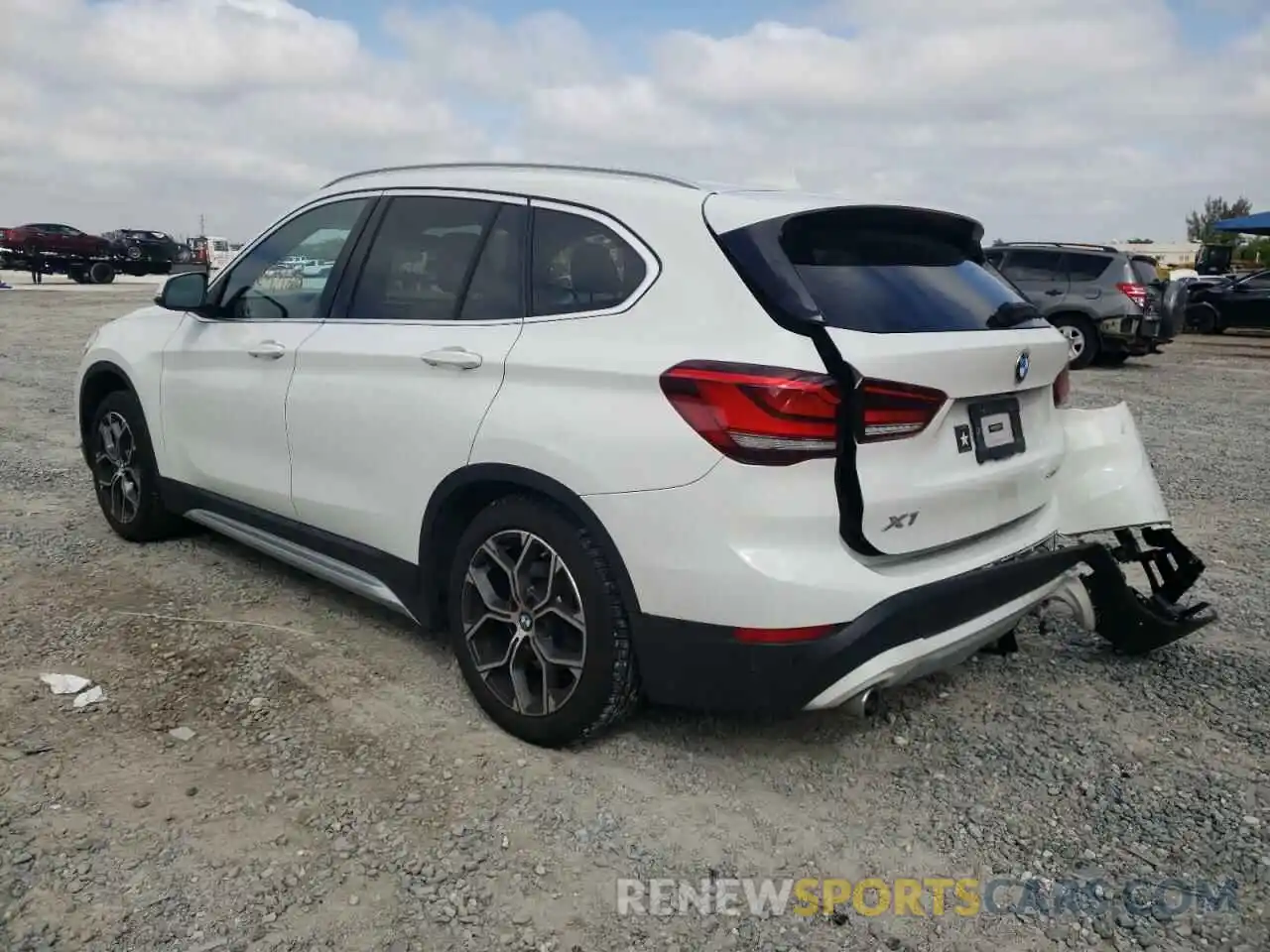 3 Фотография поврежденного автомобиля WBXJG7C00L5P38931 BMW X1 2020