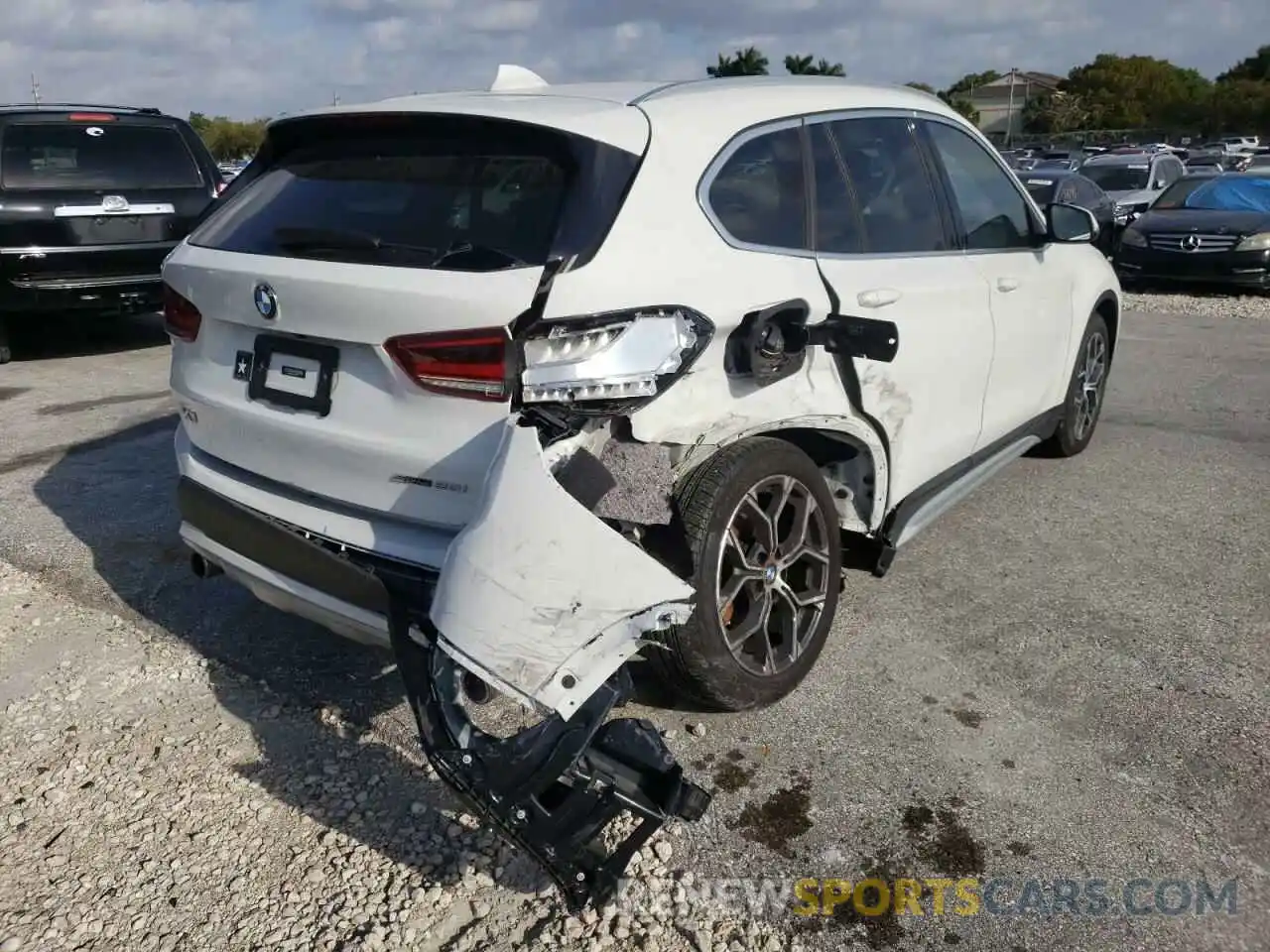 4 Photograph of a damaged car WBXJG7C00L5P38931 BMW X1 2020