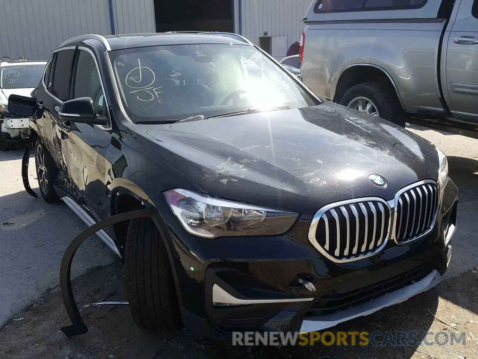 1 Фотография поврежденного автомобиля WBXJG7C00L5P71377 BMW X1 2020