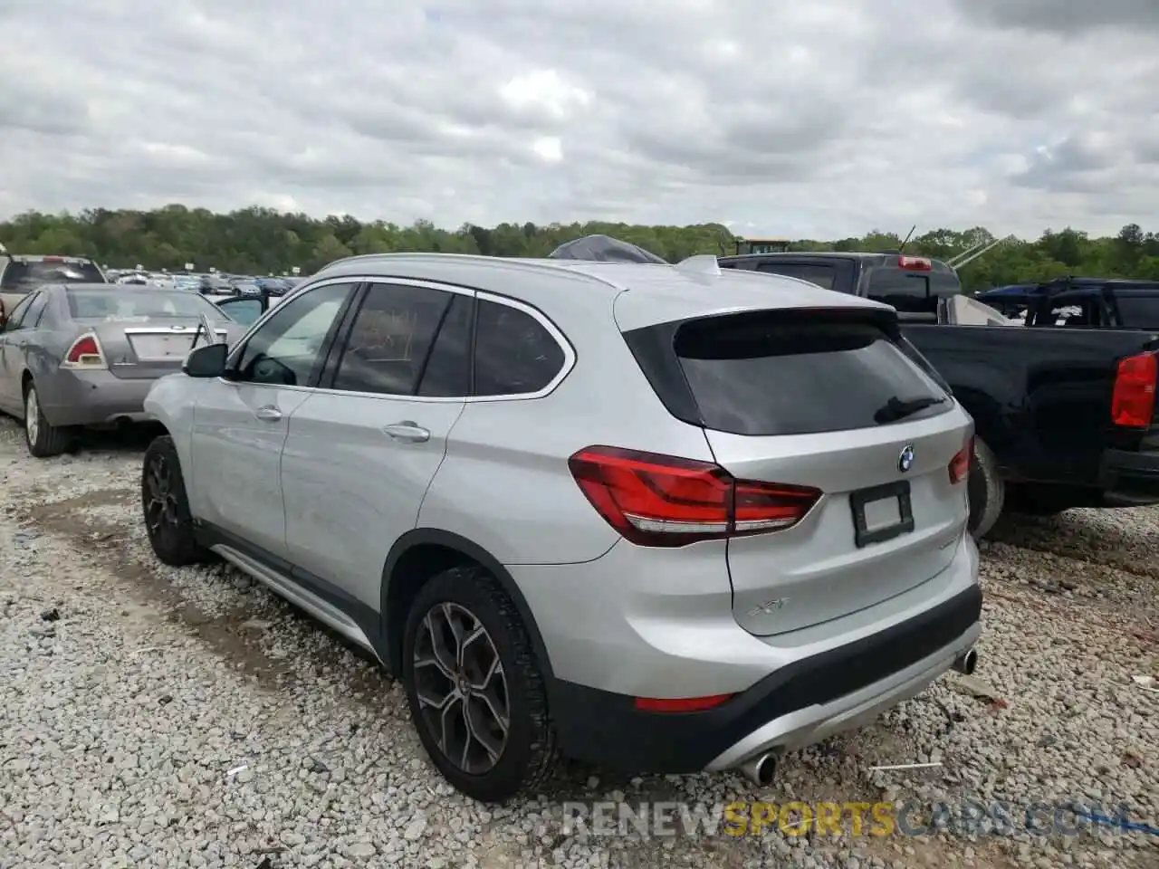 3 Photograph of a damaged car WBXJG7C00L5R62443 BMW X1 2020