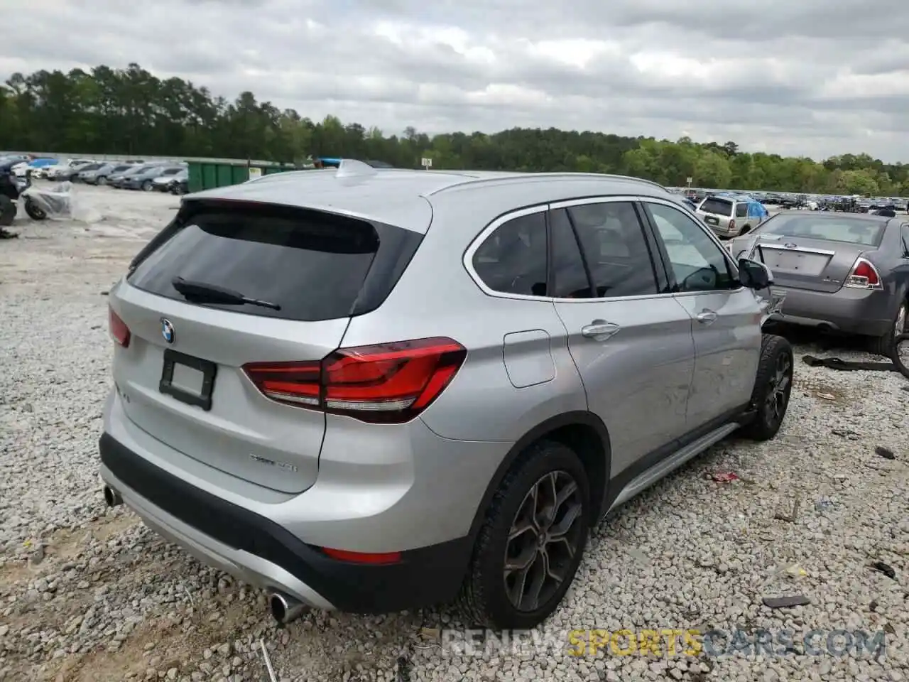 4 Фотография поврежденного автомобиля WBXJG7C00L5R62443 BMW X1 2020