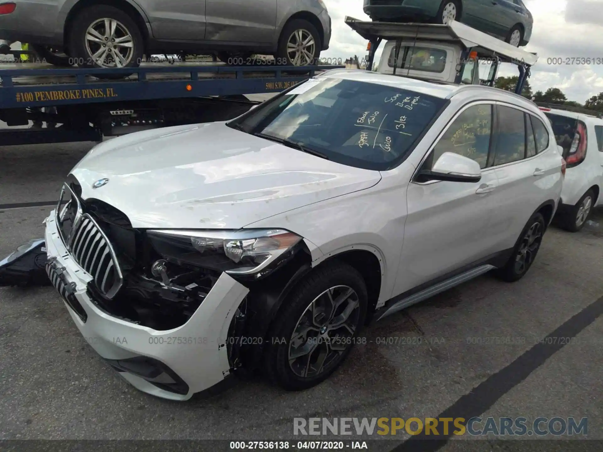 2 Фотография поврежденного автомобиля WBXJG7C01L3L89533 BMW X1 2020