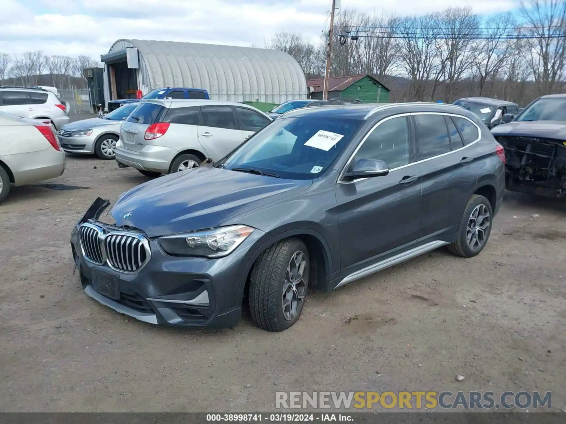 2 Фотография поврежденного автомобиля WBXJG7C01L5P49632 BMW X1 2020