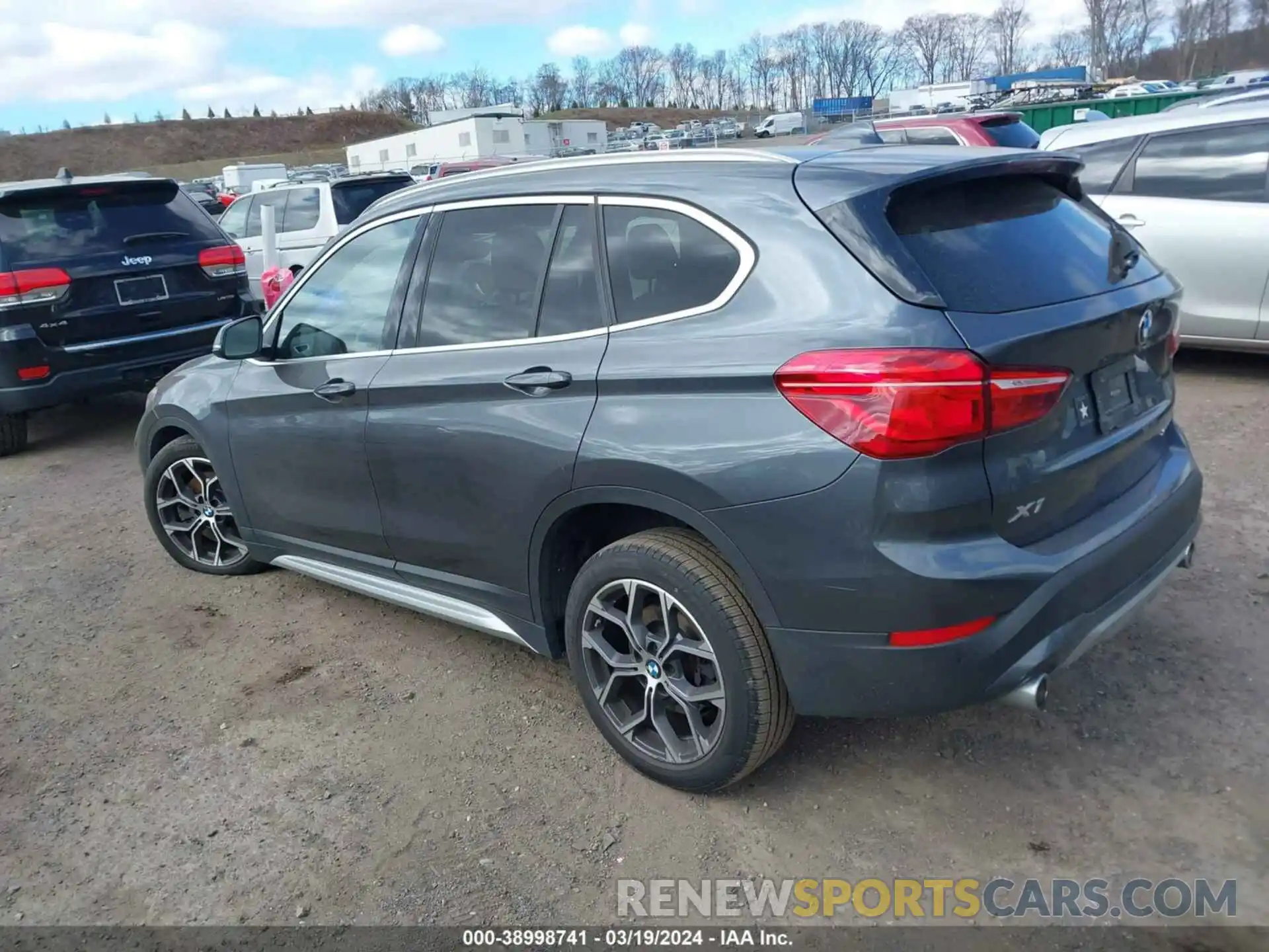 3 Фотография поврежденного автомобиля WBXJG7C01L5P49632 BMW X1 2020