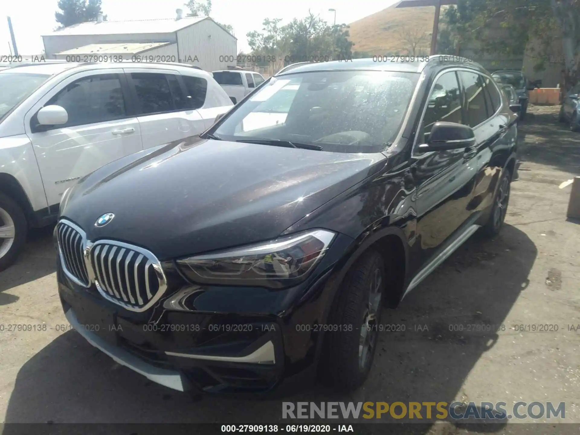 2 Фотография поврежденного автомобиля WBXJG7C02L5P43919 BMW X1 2020