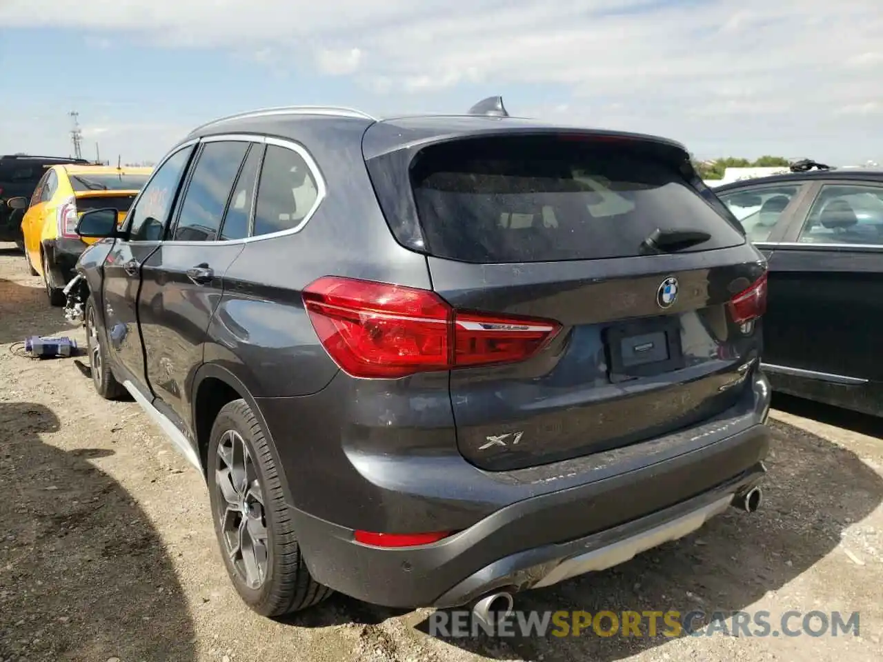 3 Photograph of a damaged car WBXJG7C03L5P71132 BMW X1 2020