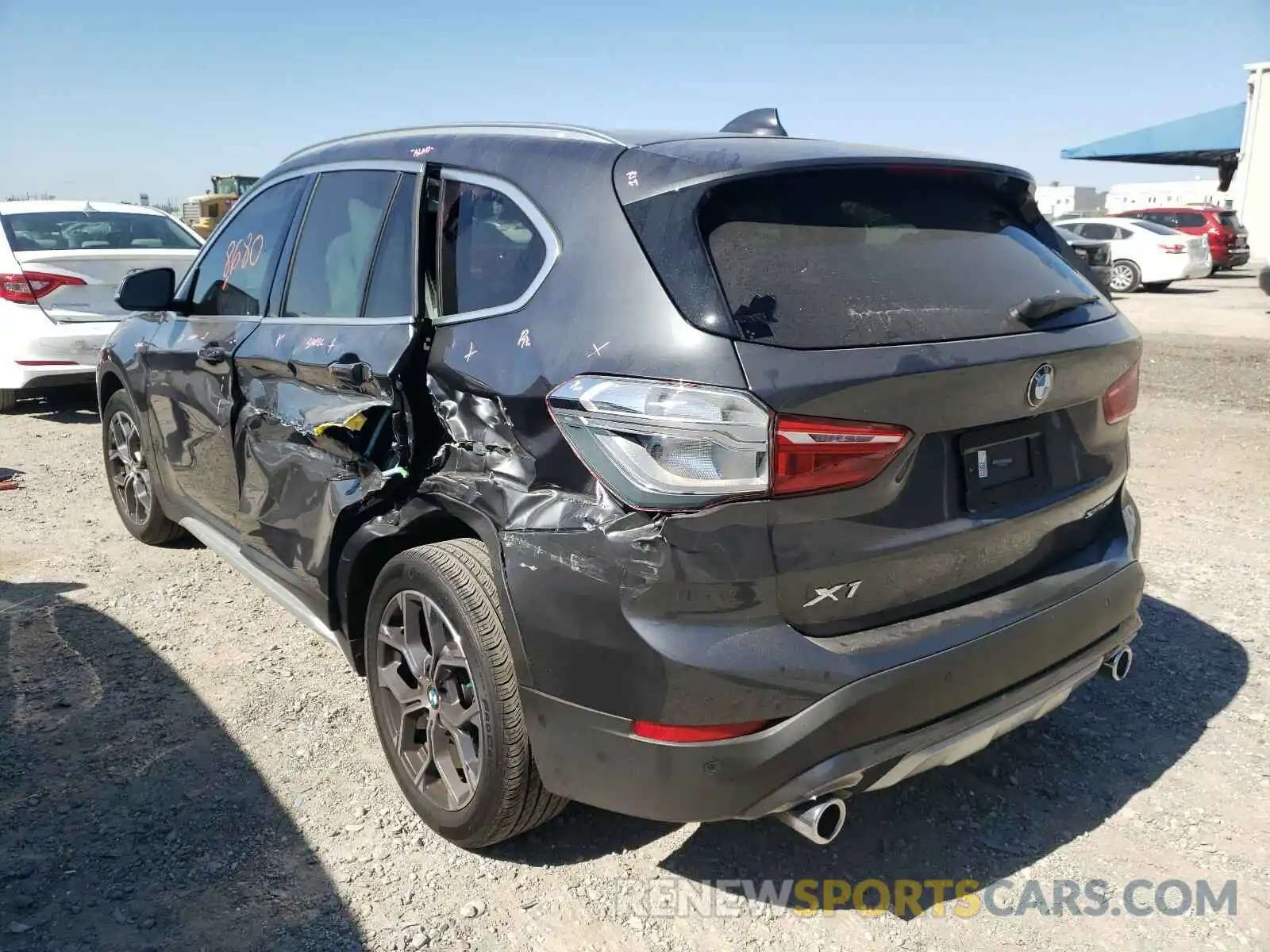 3 Фотография поврежденного автомобиля WBXJG7C03L5P78890 BMW X1 2020