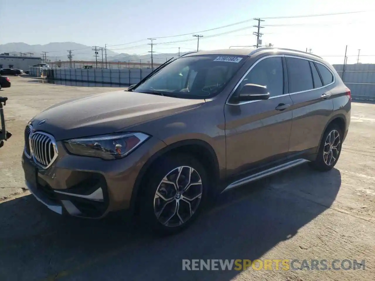 2 Фотография поврежденного автомобиля WBXJG7C04L5P42903 BMW X1 2020