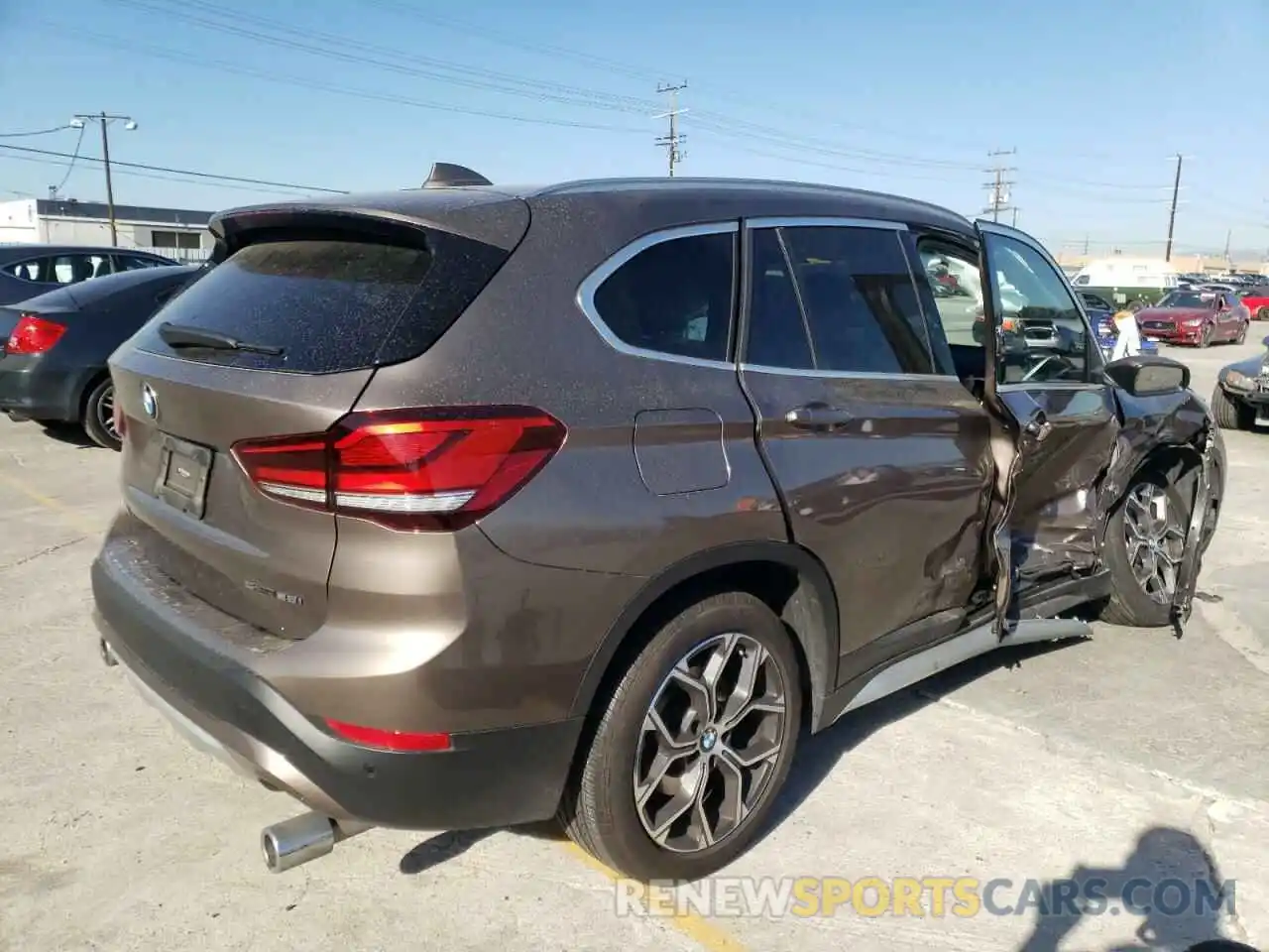 4 Фотография поврежденного автомобиля WBXJG7C04L5P42903 BMW X1 2020