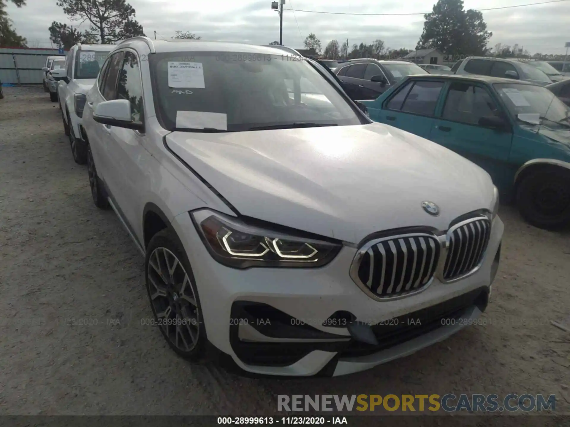 1 Фотография поврежденного автомобиля WBXJG7C04L5P52184 BMW X1 2020