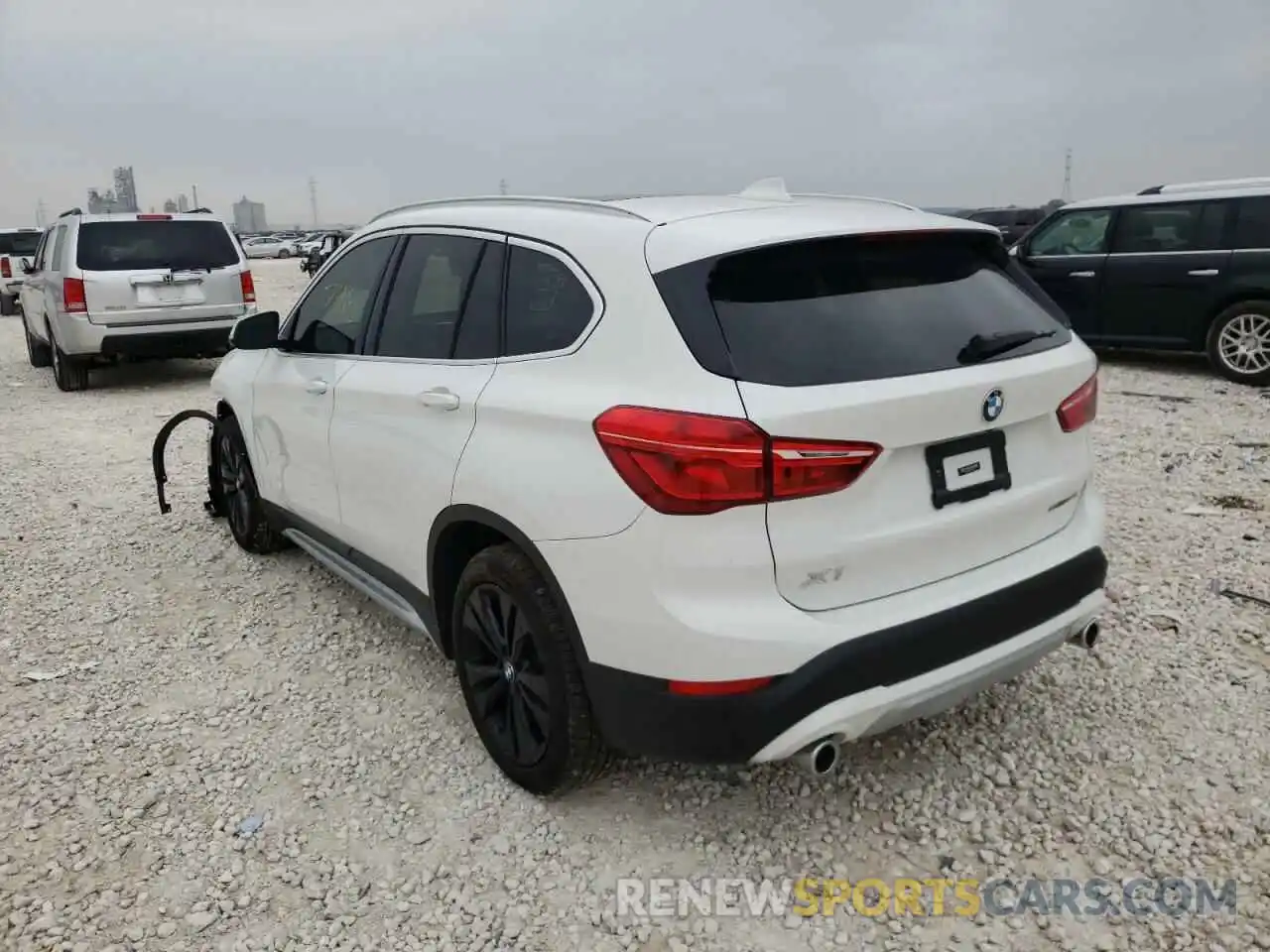 3 Фотография поврежденного автомобиля WBXJG7C05L5P29366 BMW X1 2020