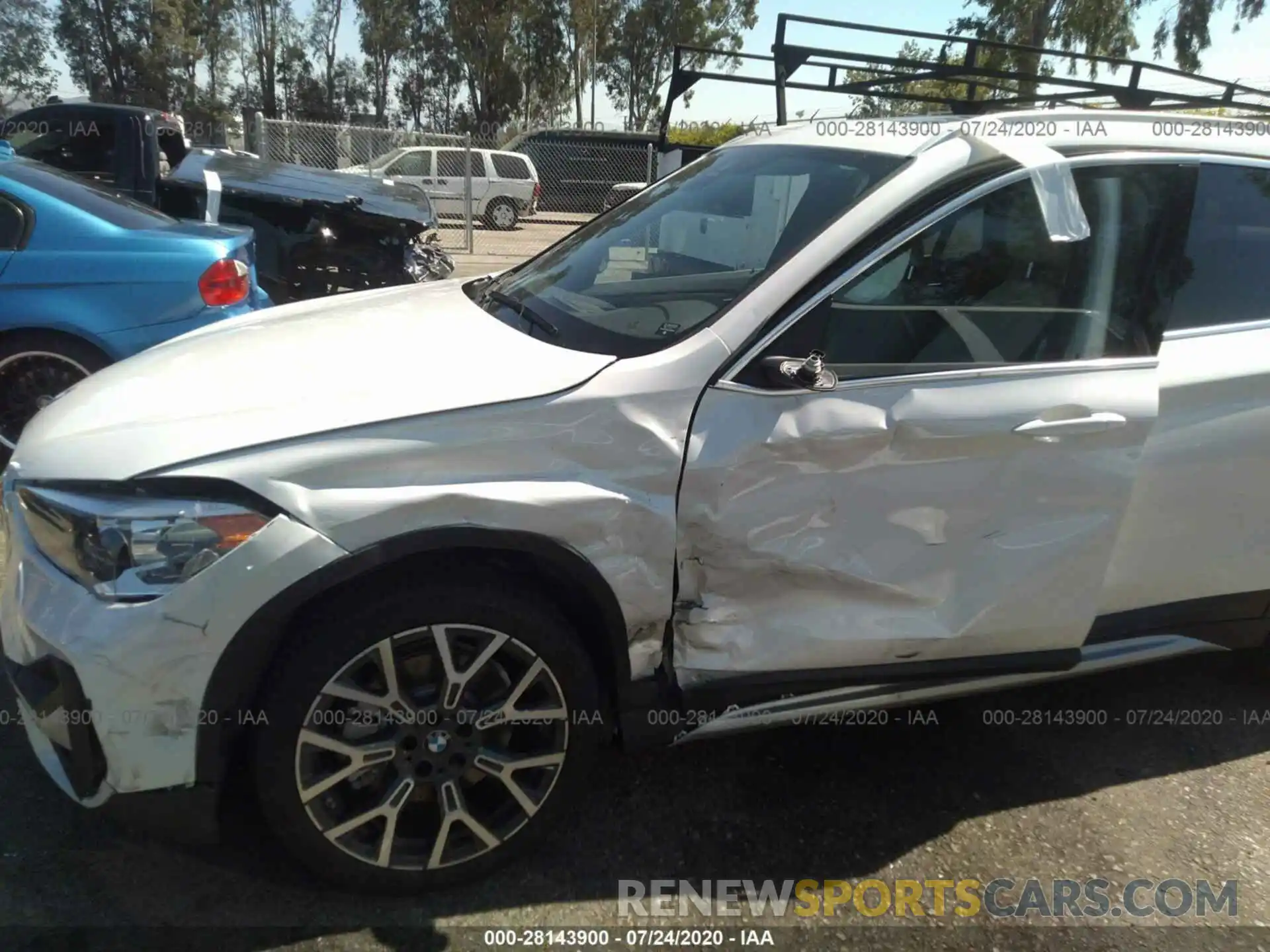 6 Photograph of a damaged car WBXJG7C06L5P98650 BMW X1 2020