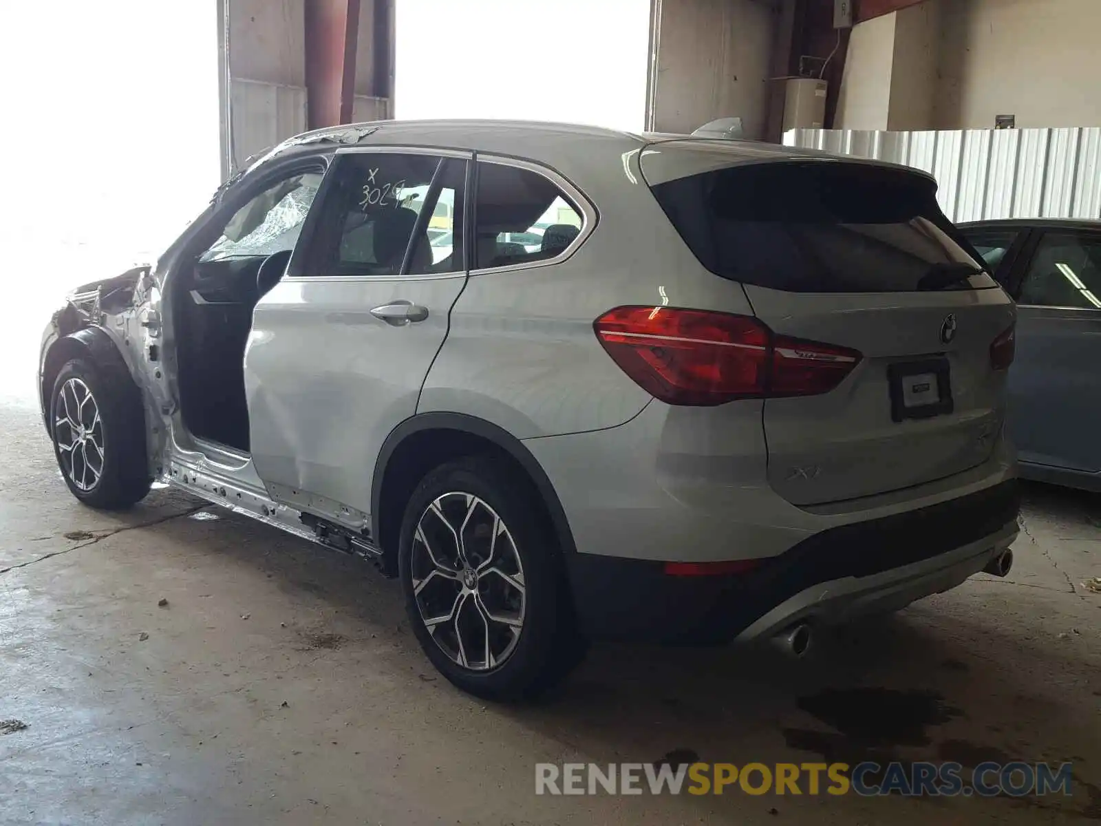 3 Photograph of a damaged car WBXJG7C07L5P20023 BMW X1 2020