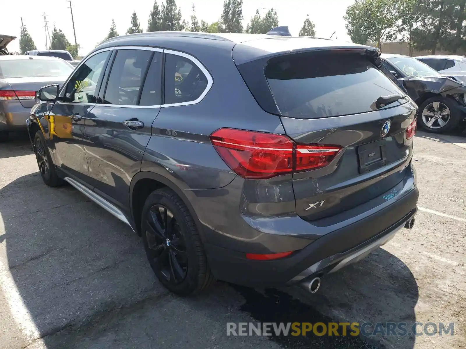 3 Фотография поврежденного автомобиля WBXJG7C07L5P51126 BMW X1 2020