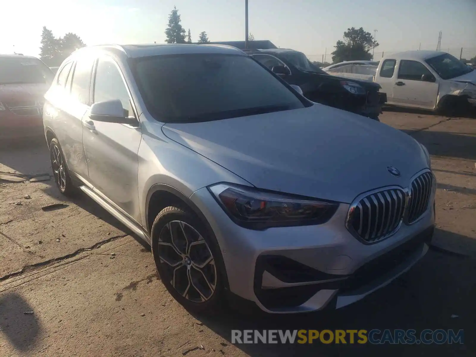 1 Фотография поврежденного автомобиля WBXJG7C07L5R28760 BMW X1 2020