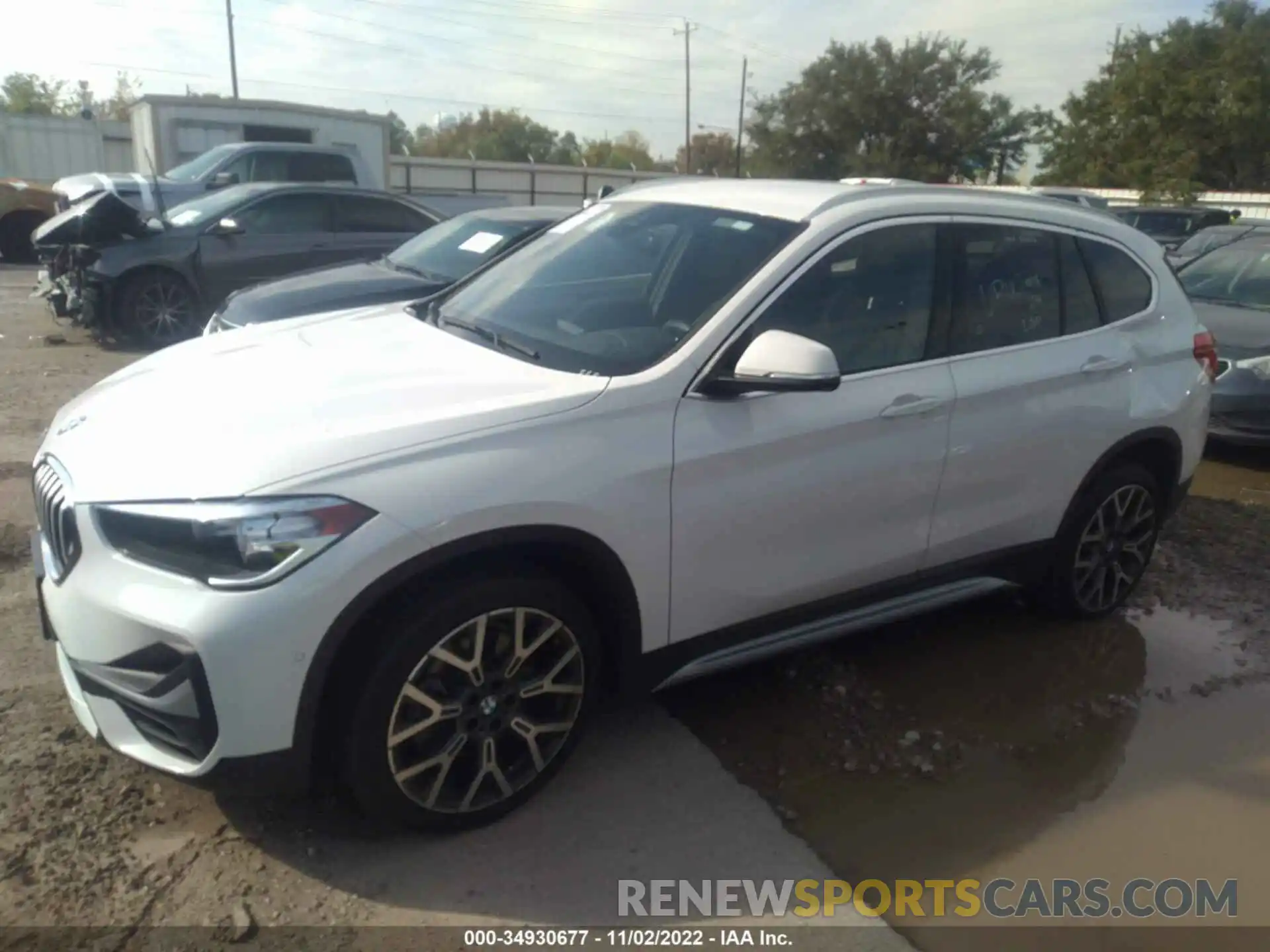 2 Фотография поврежденного автомобиля WBXJG7C07L5R73083 BMW X1 2020