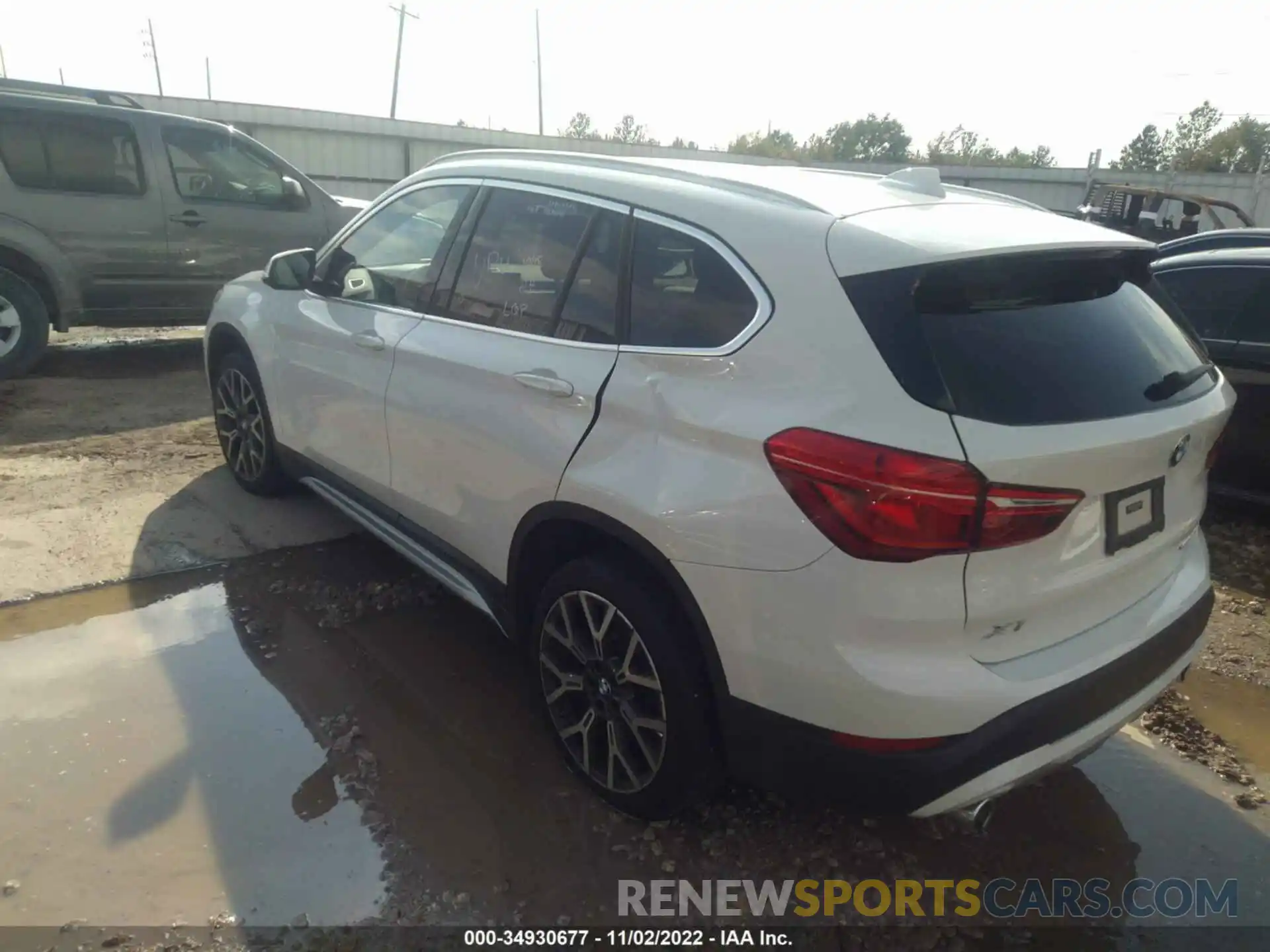 3 Фотография поврежденного автомобиля WBXJG7C07L5R73083 BMW X1 2020