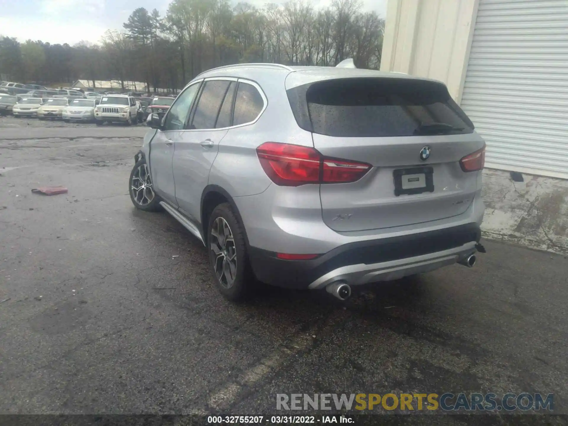 3 Photograph of a damaged car WBXJG7C08L5P28499 BMW X1 2020