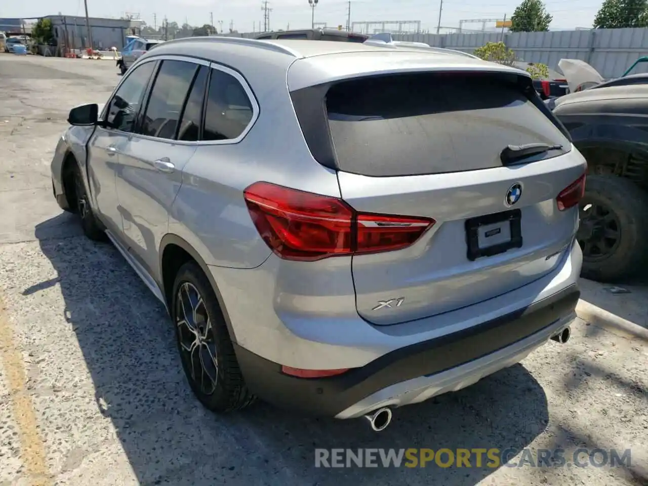 3 Фотография поврежденного автомобиля WBXJG7C09L5P30696 BMW X1 2020