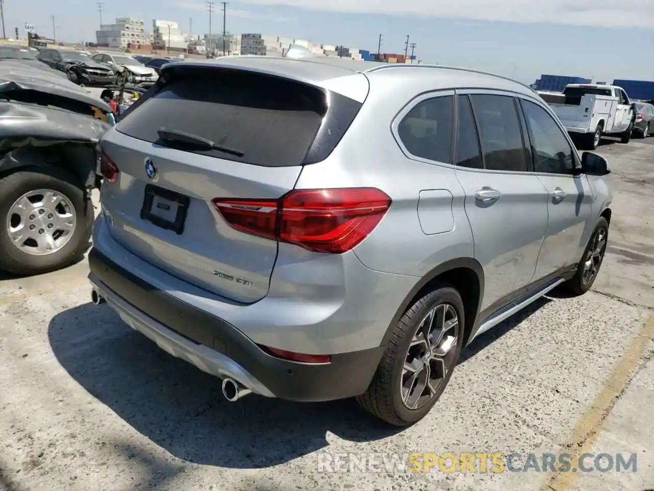 4 Фотография поврежденного автомобиля WBXJG7C09L5P30696 BMW X1 2020