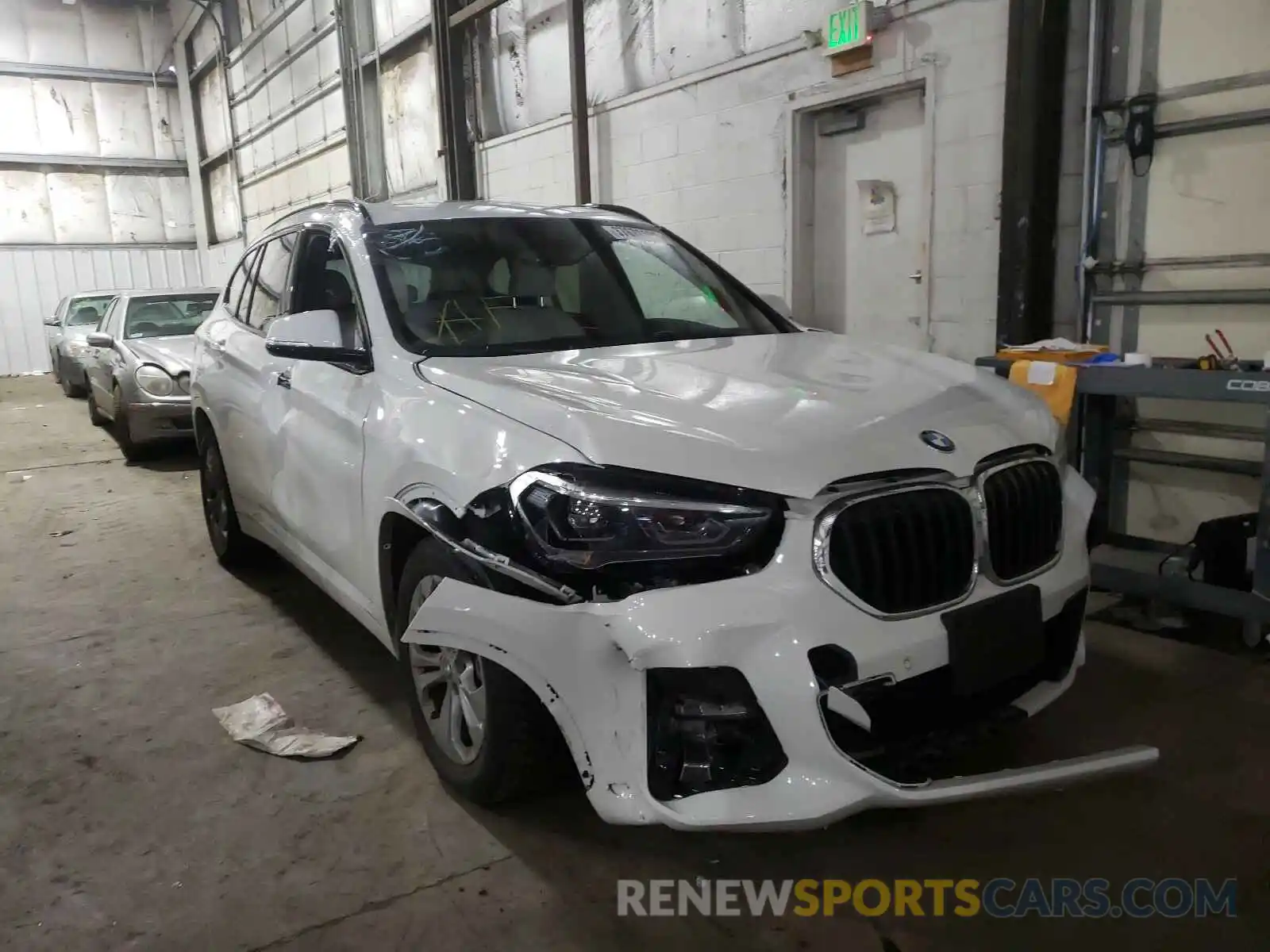 1 Фотография поврежденного автомобиля WBXJG9C00L5P44420 BMW X1 2020