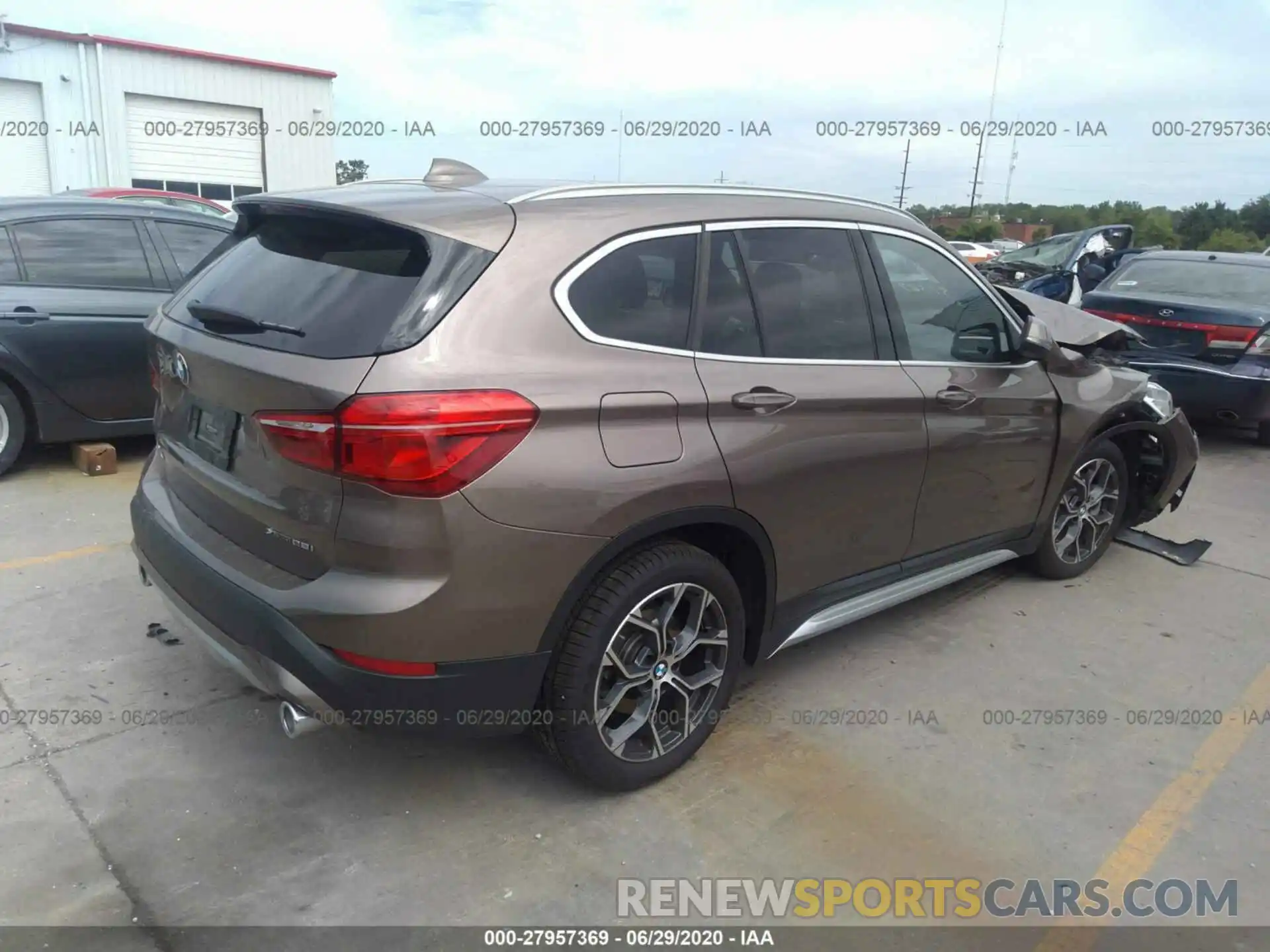 4 Фотография поврежденного автомобиля WBXJG9C00L5P63811 BMW X1 2020