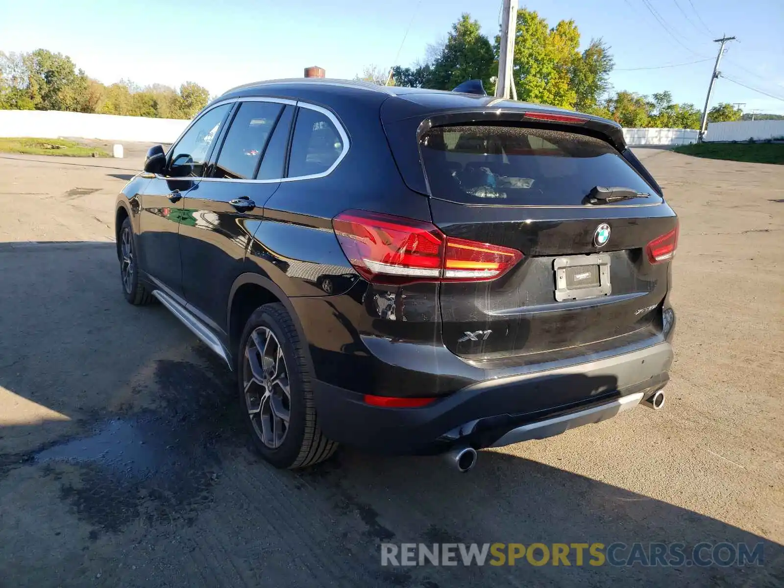 3 Photograph of a damaged car WBXJG9C00L5R22083 BMW X1 2020