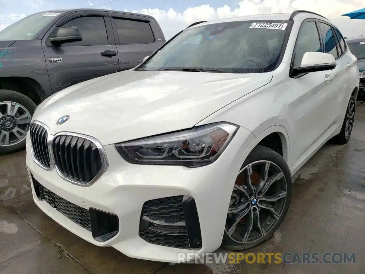 2 Фотография поврежденного автомобиля WBXJG9C01L5P31157 BMW X1 2020