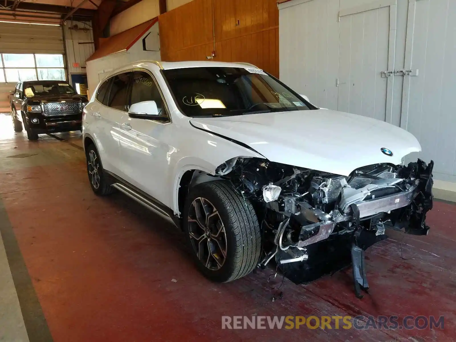 1 Photograph of a damaged car WBXJG9C01L5P69083 BMW X1 2020